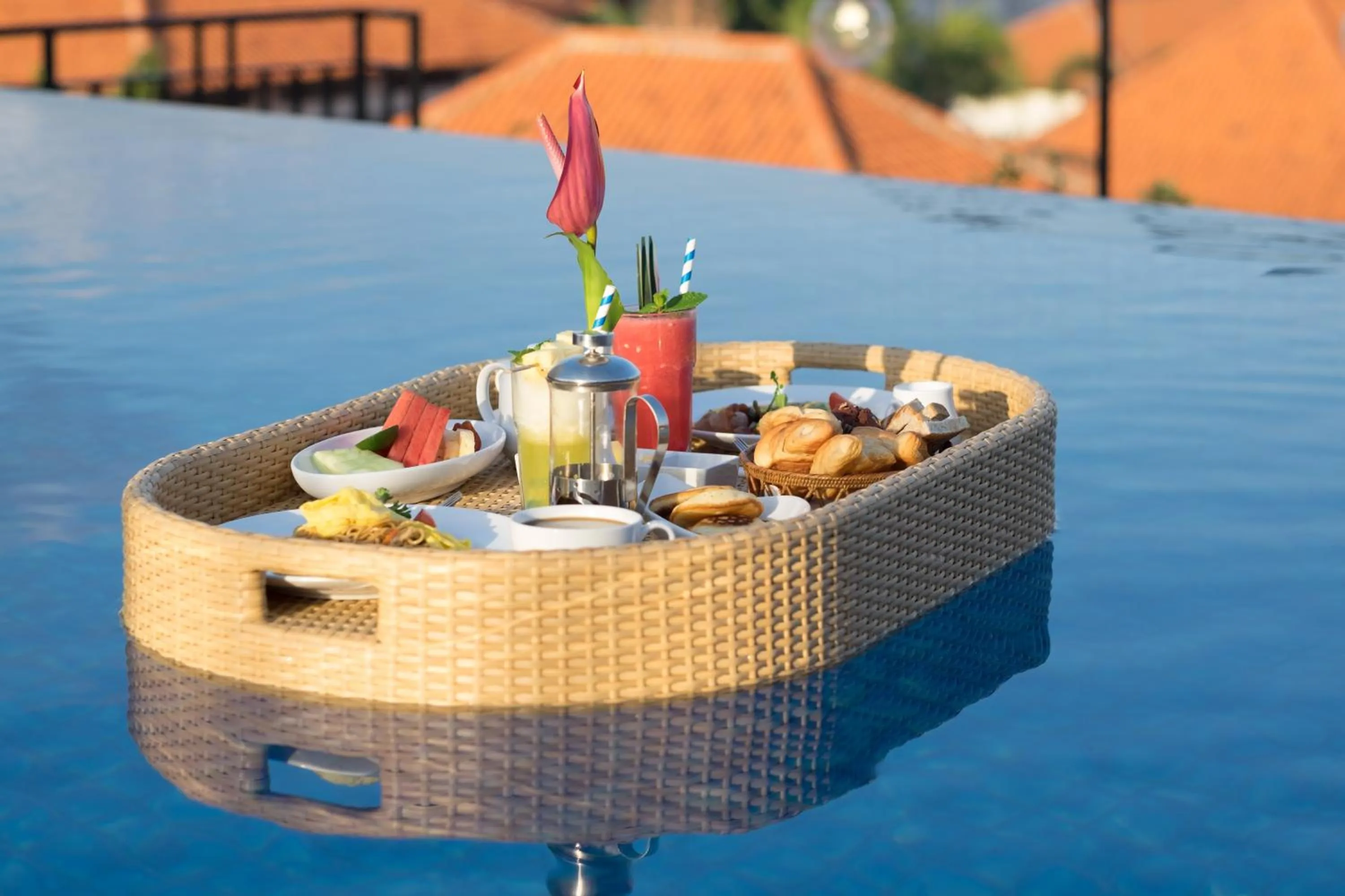 Food and drinks in Sevn Legian