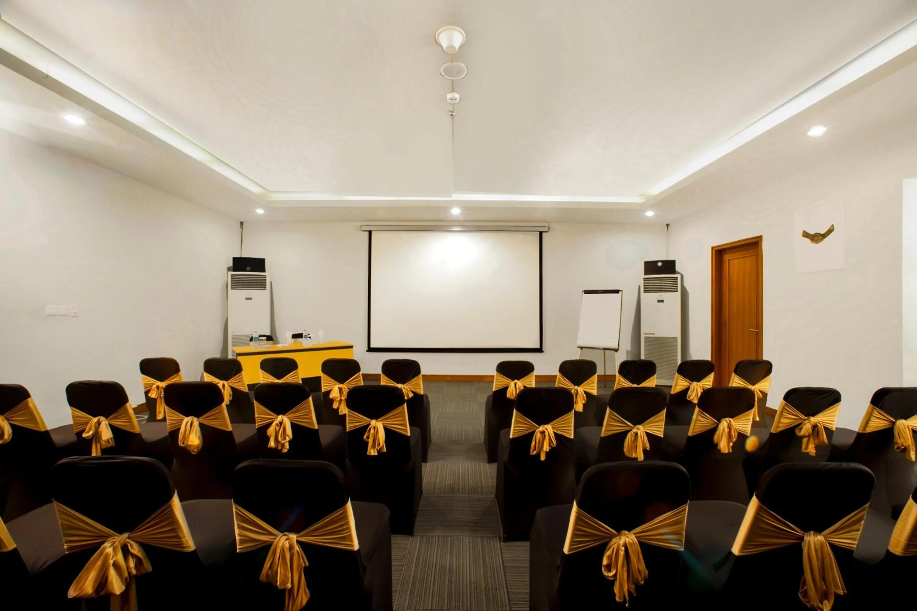 Business facilities in Sevn Legian
