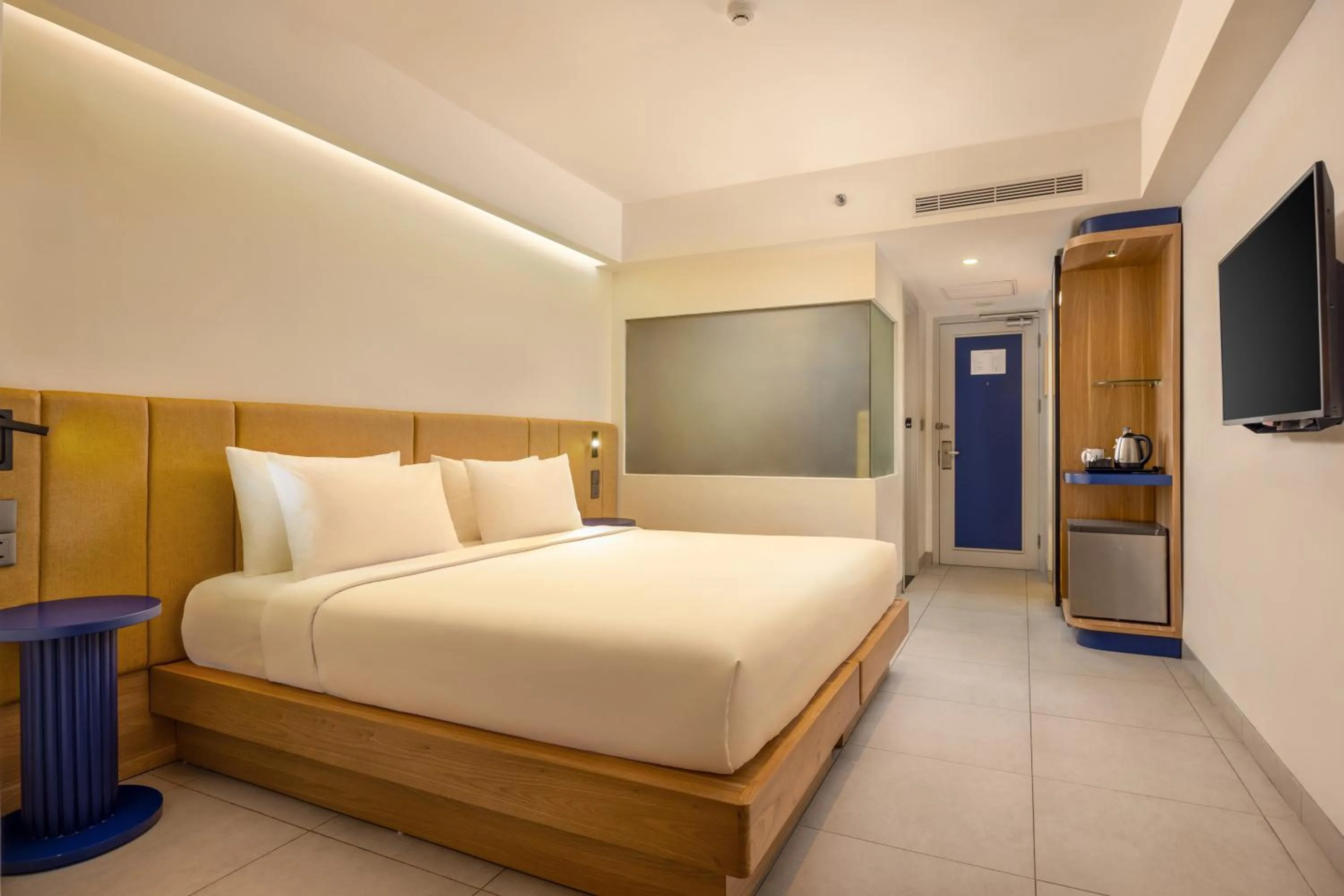 Bedroom, Bed in Sevn Legian