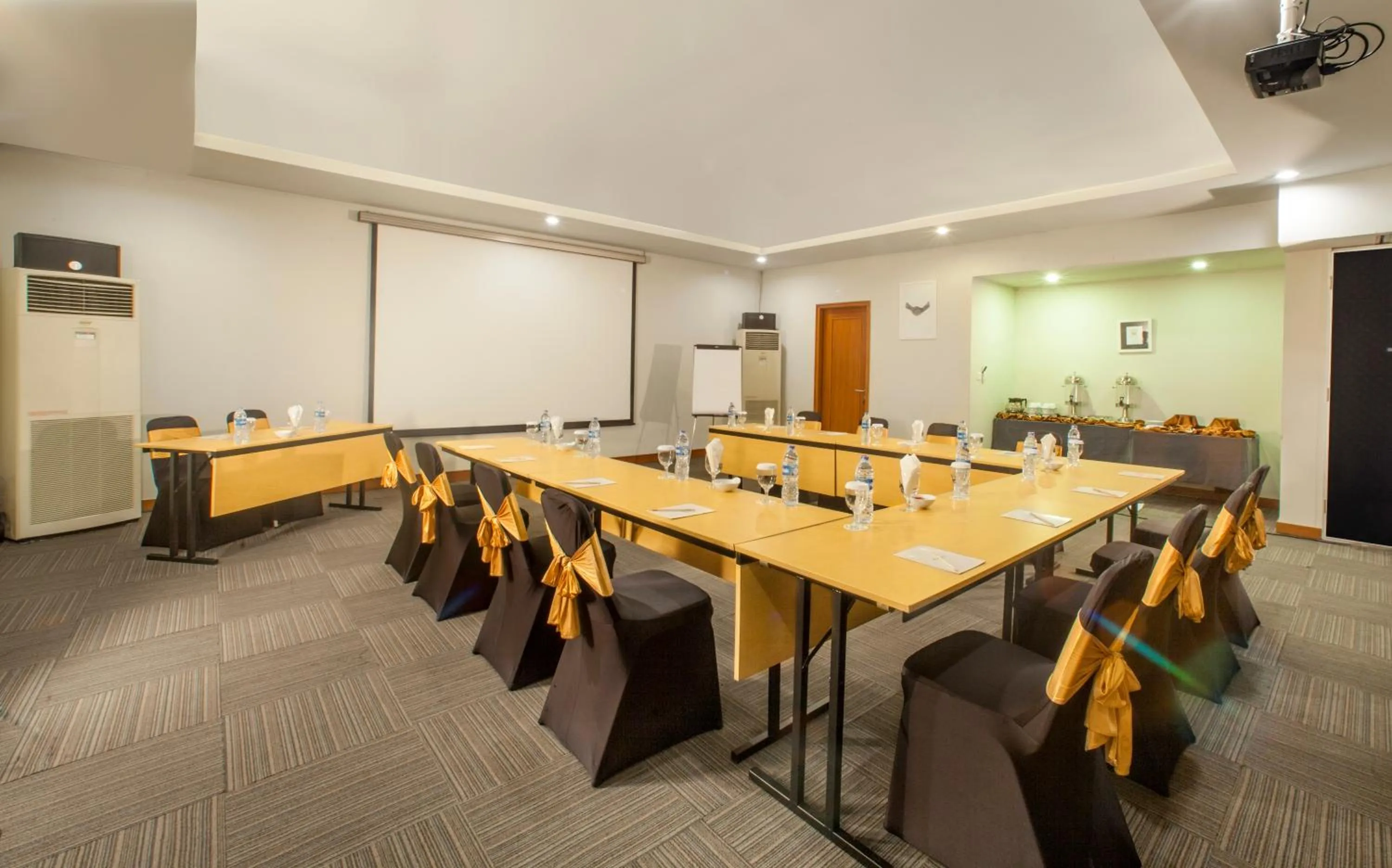 Business facilities in Sevn Legian