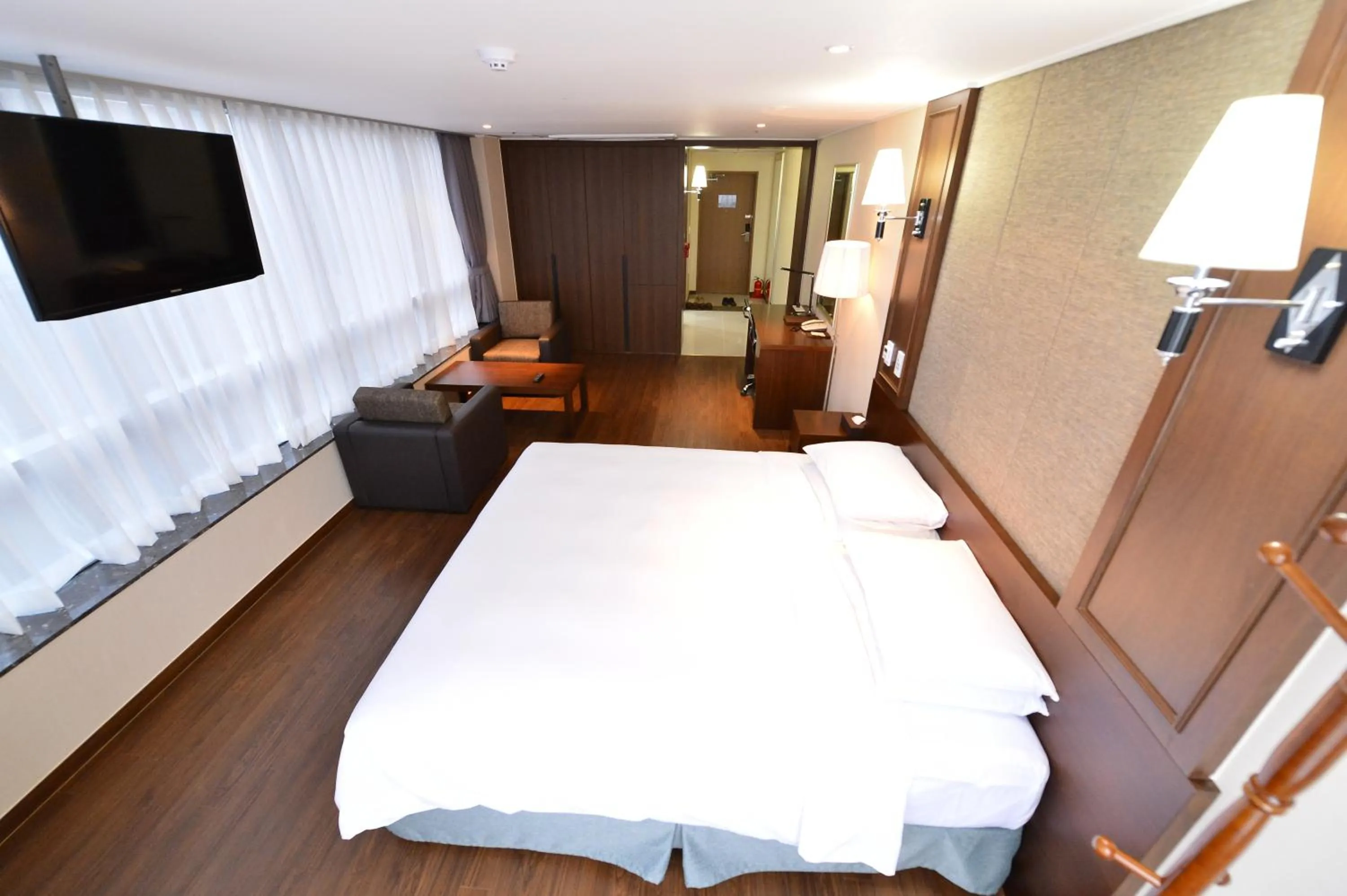Photo of the whole room, Bed in Haeden Hotel High End Suwon