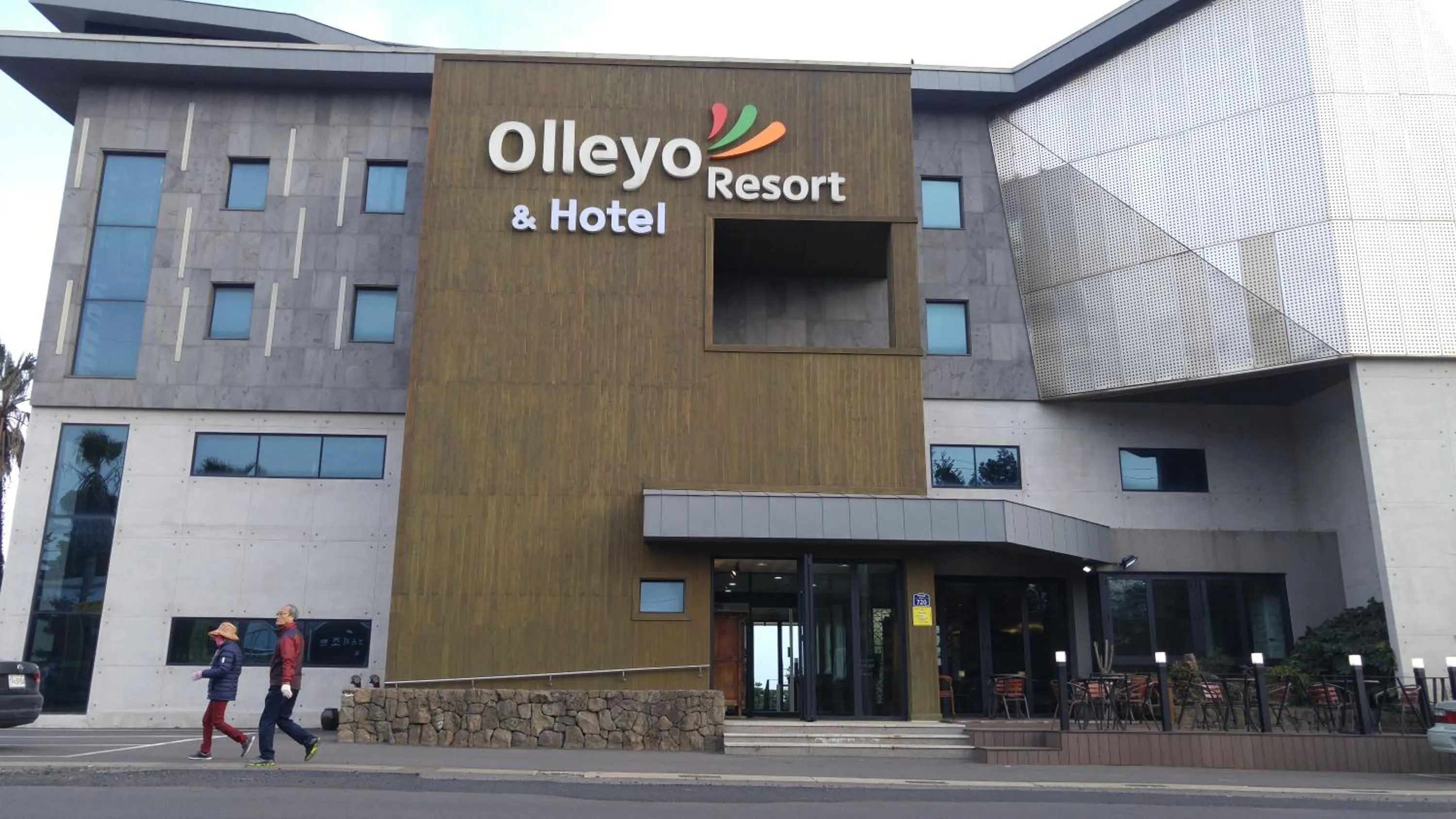 Facade/entrance in Olleyo Resort