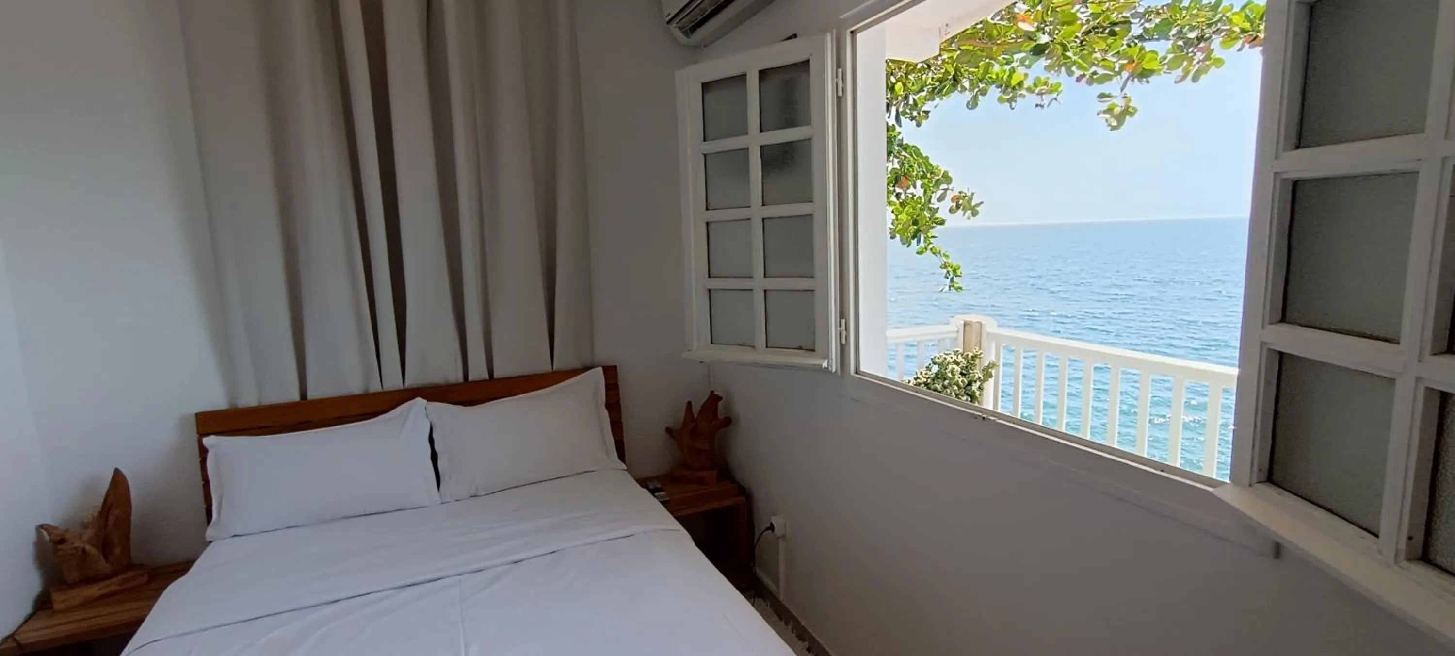 Bed in CLEMARA EVASION