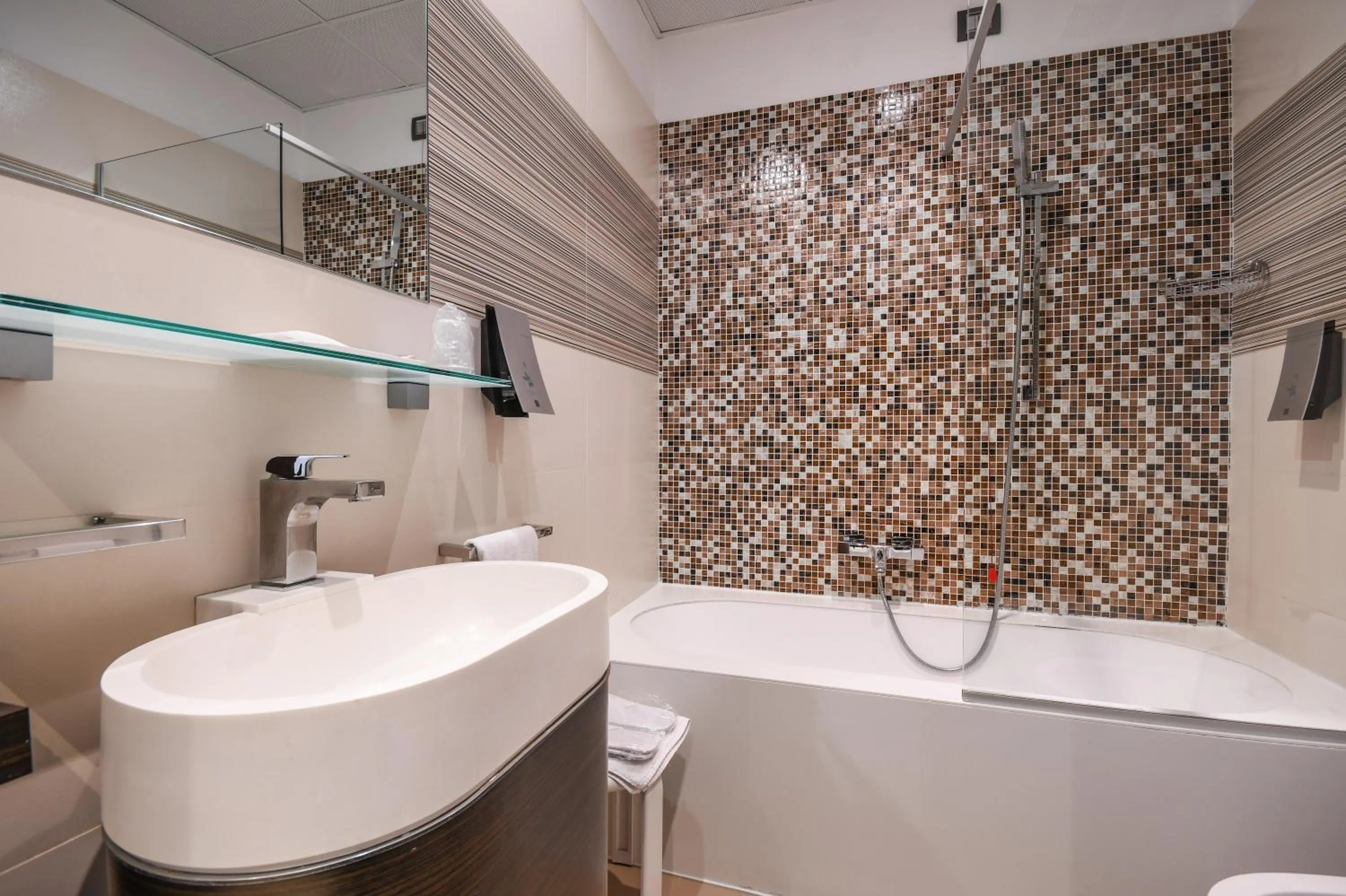 Bathroom in Hotel City