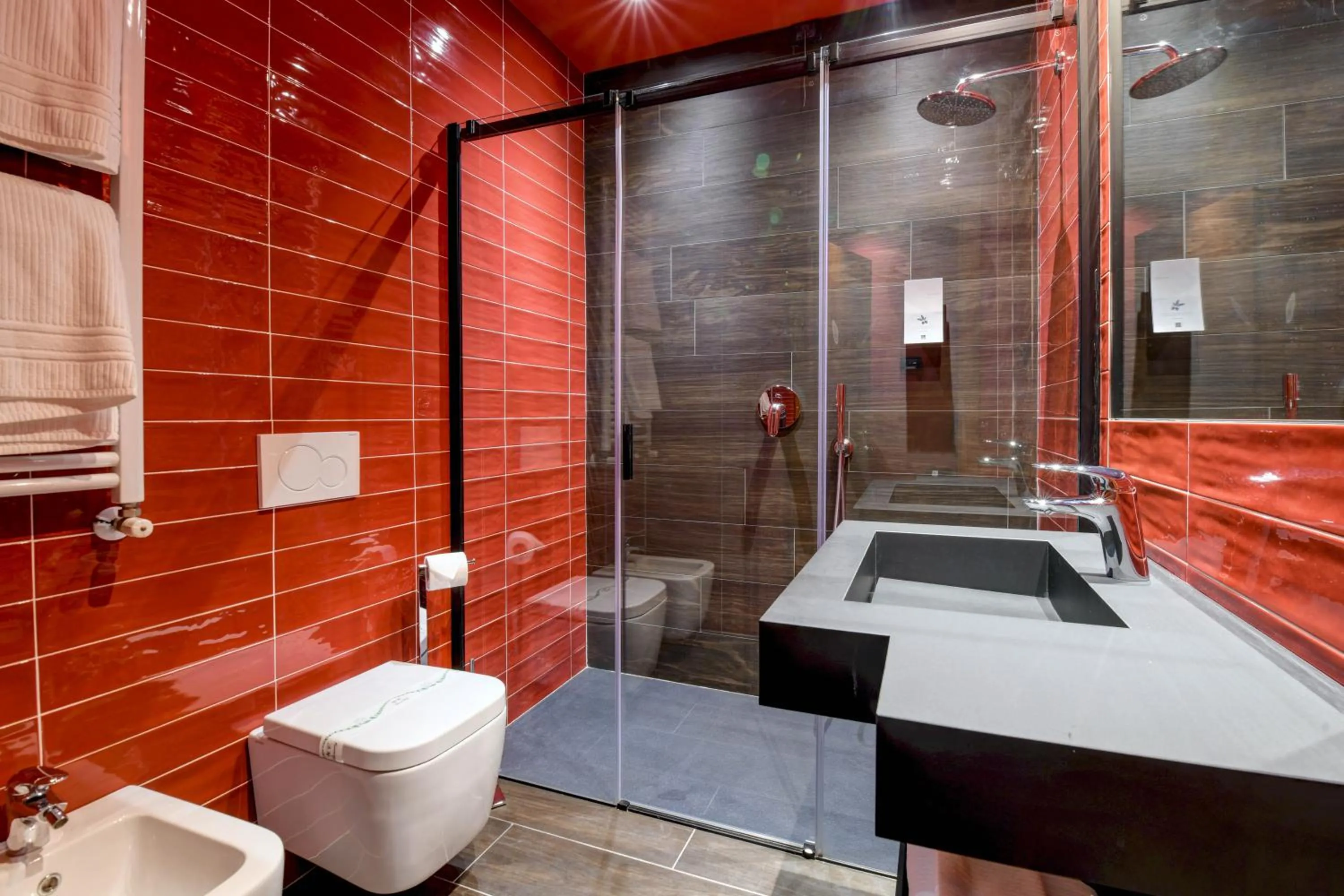 Shower in Hotel City