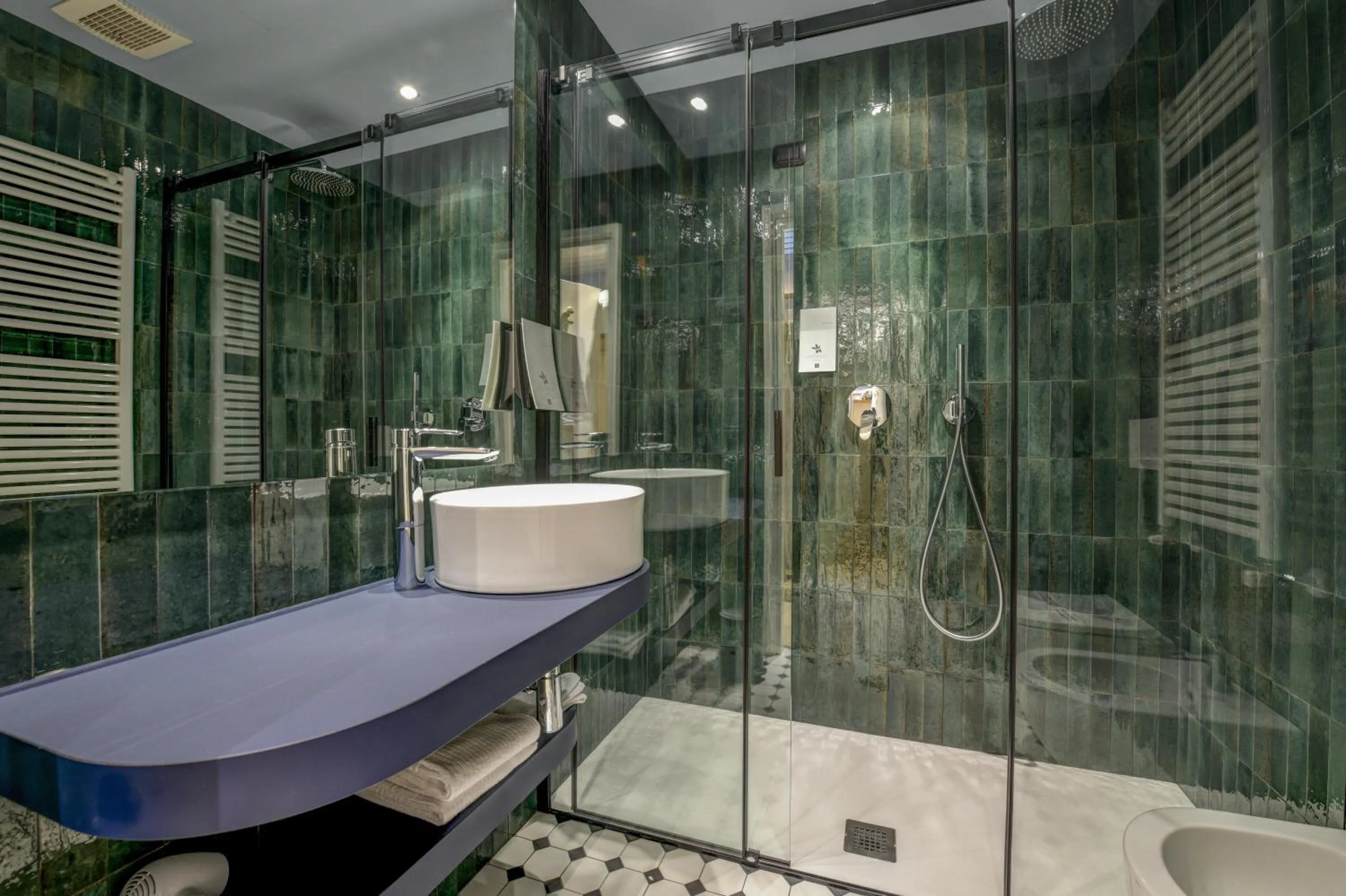 Bathroom in Hotel City