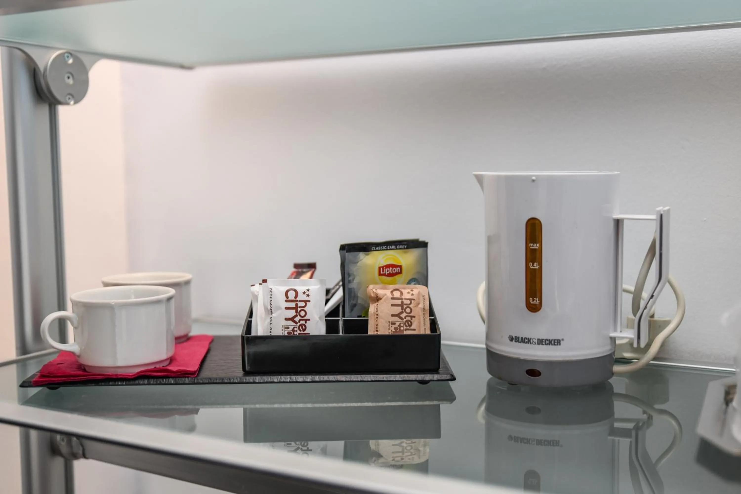 Coffee/tea facilities in Hotel City