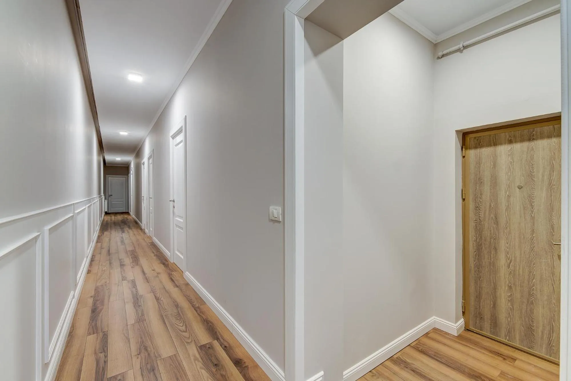 Facade/entrance in Upstairs Boutique