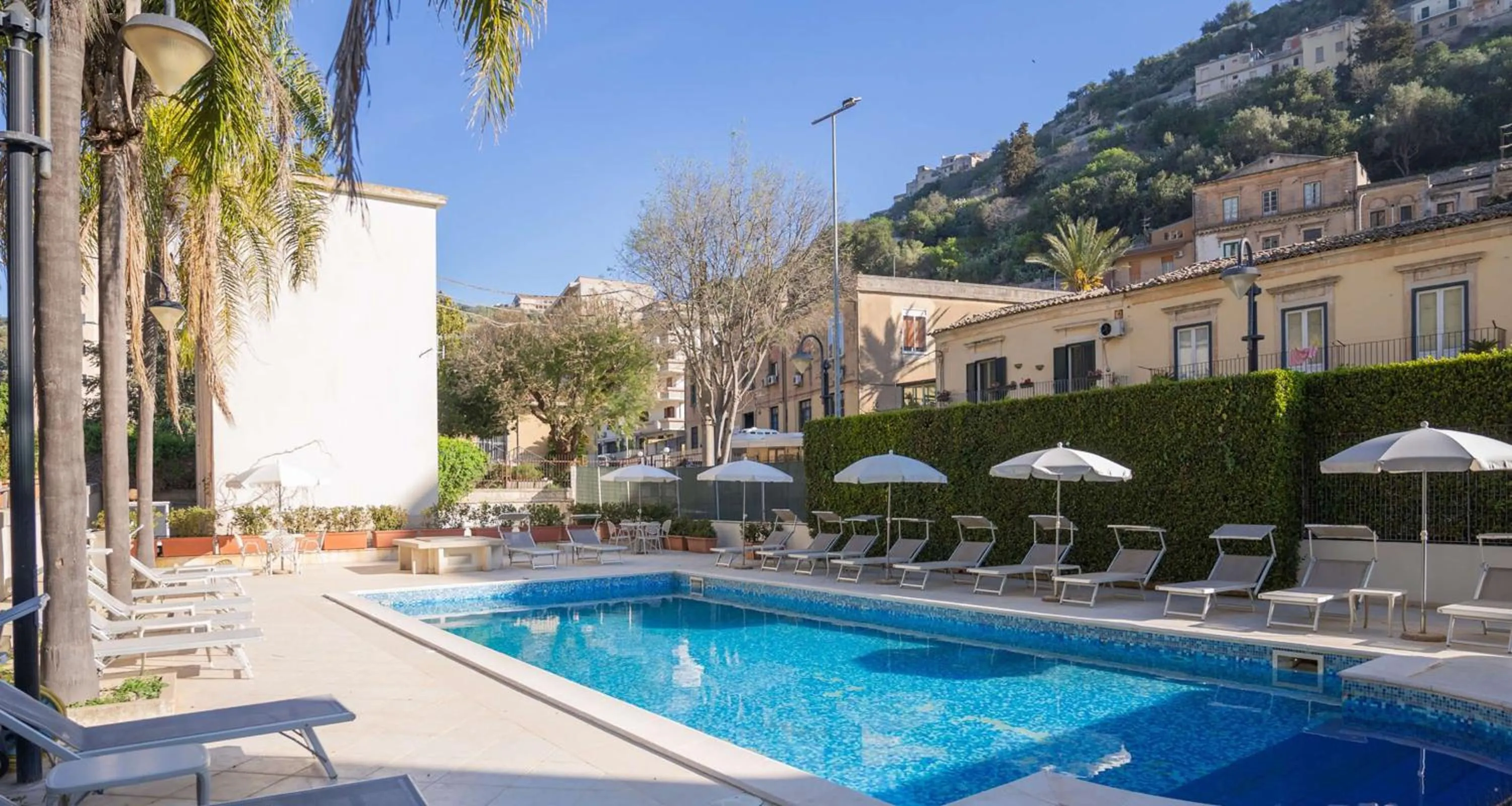 Pool view in Hotel Principe d'Aragona, Sure Hotel Collection by BW