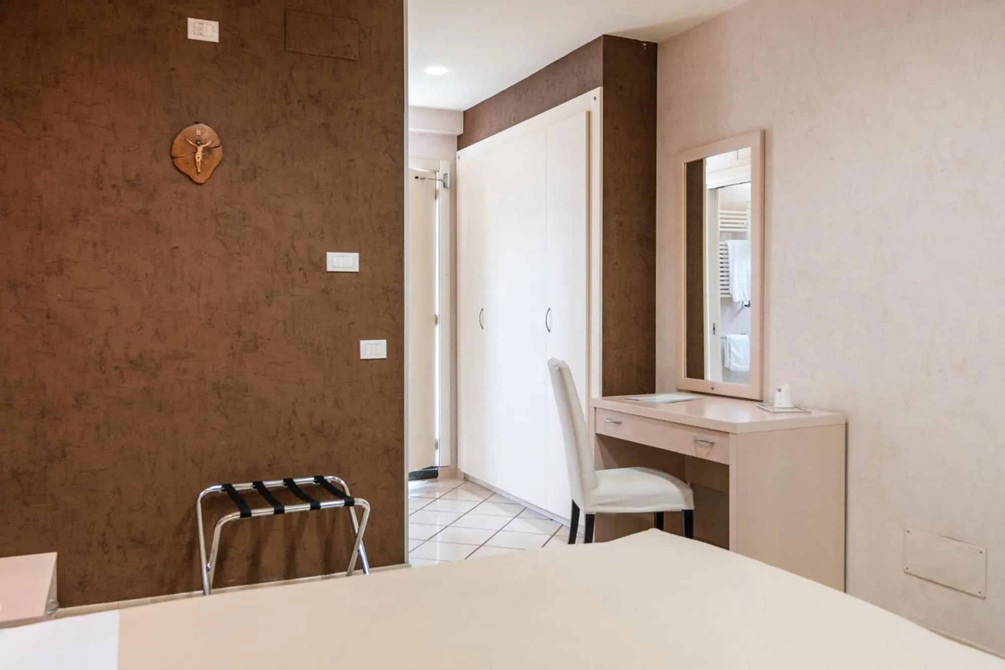 wardrobe, Bed in Hotel Principe d'Aragona, Sure Hotel Collection by BW