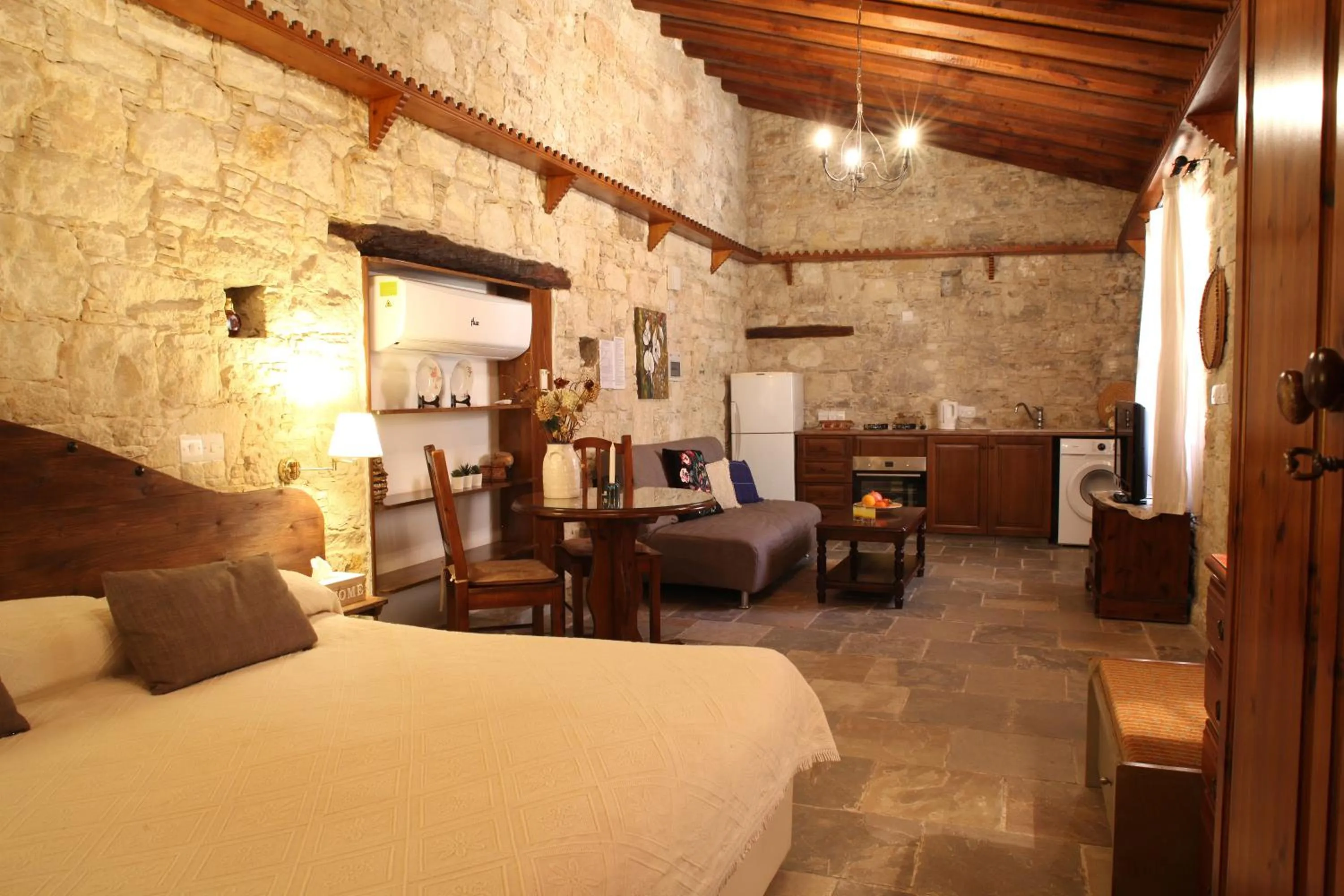 Bedroom, Bed in Agrovino Lofou