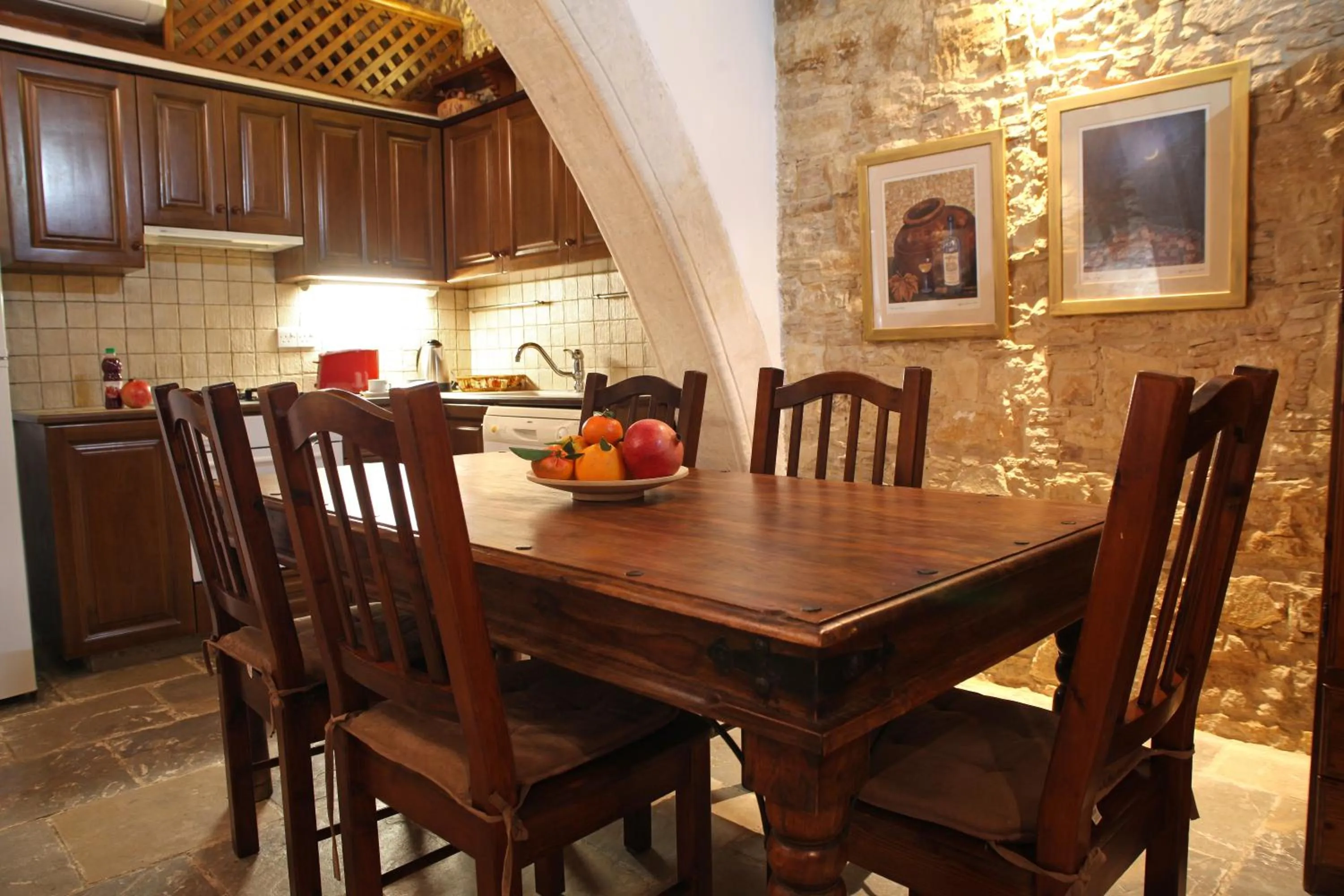 Dining area in Agrovino Lofou