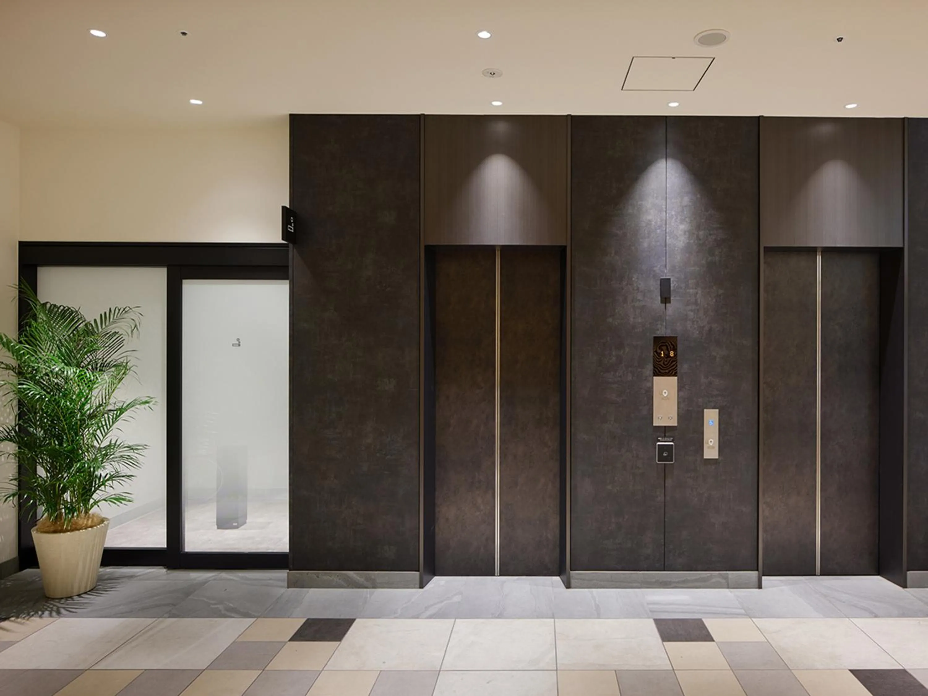 elevator in hotel androoms Naha Port