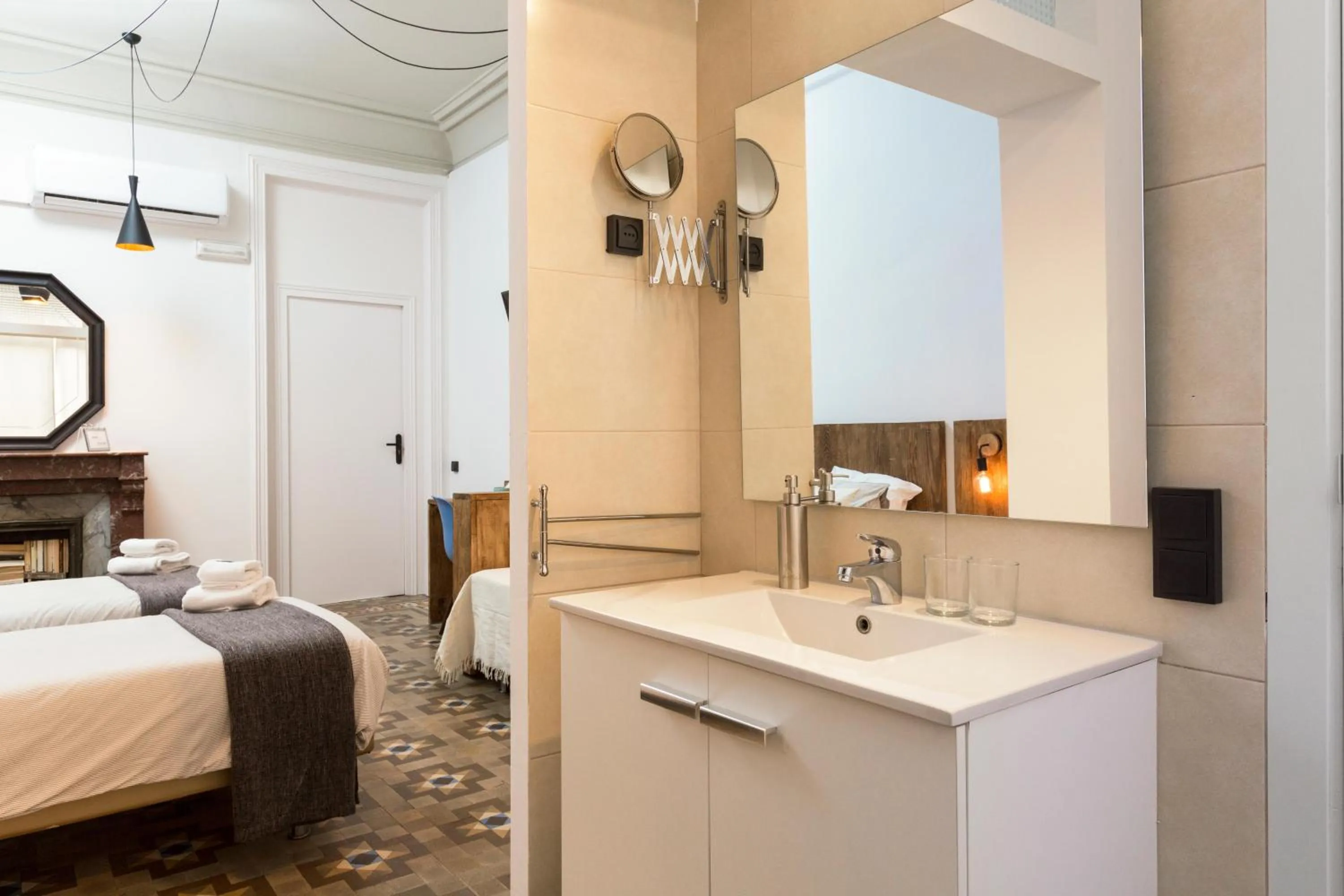 Bathroom, Bed in Casa Maca Guest House