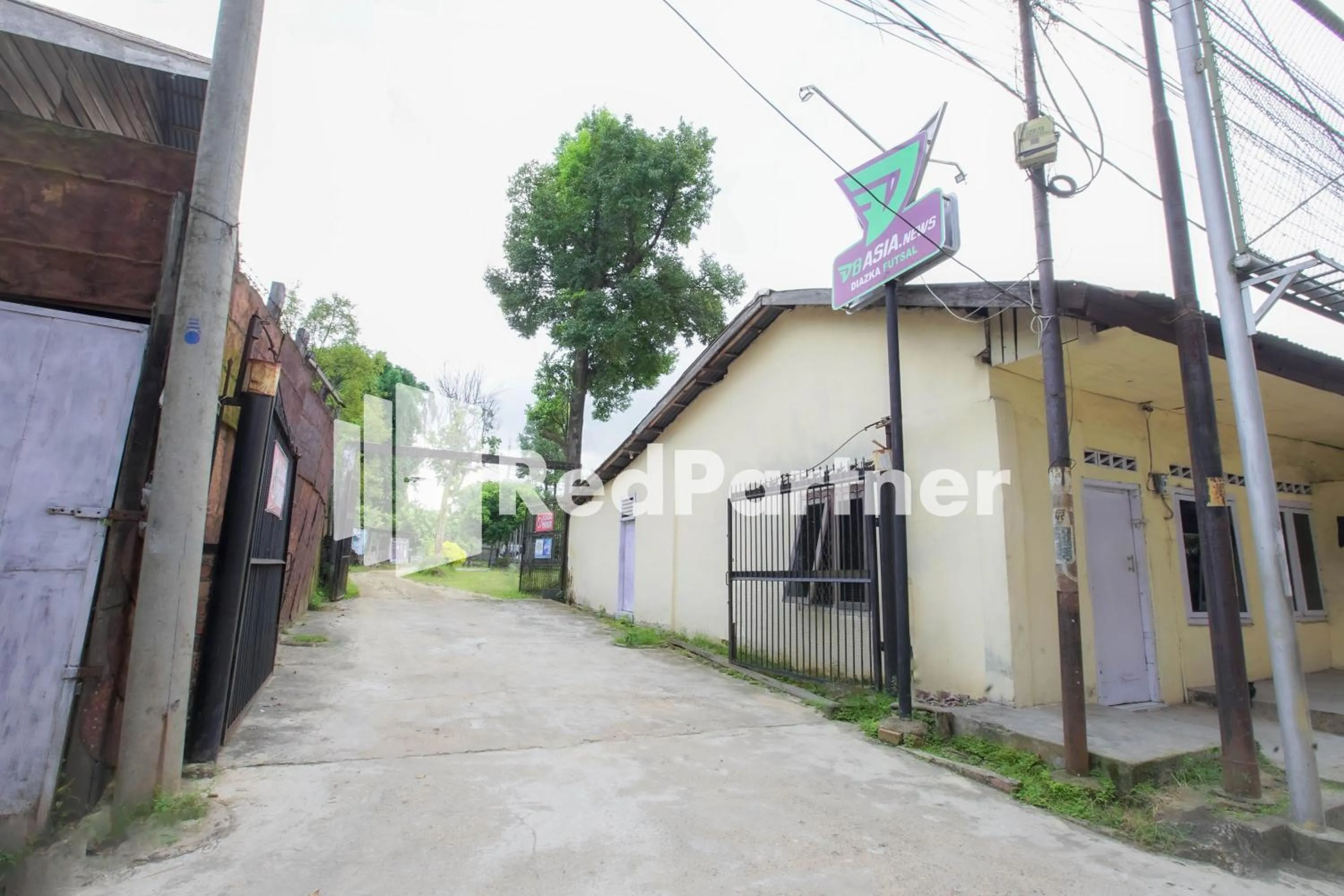 Property building in Hatta Guest House Syariah near Hayam Wuruk Jelutung Mitra RedDoorz