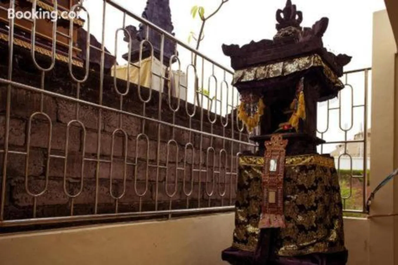 Decorative detail in Segara Sadhu Inn Kuta by ecommerceloka