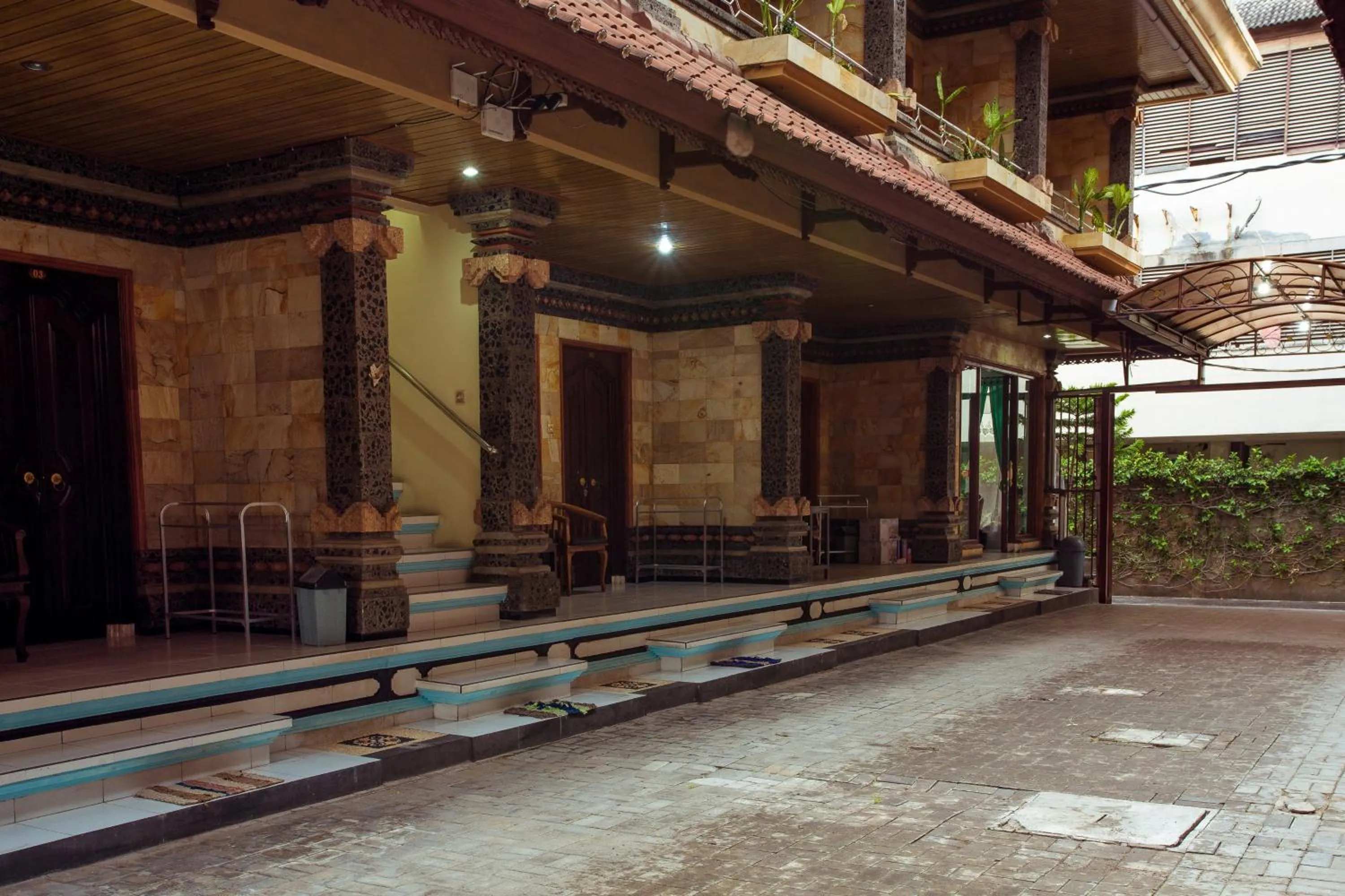 Property building in Segara Sadhu Inn Kuta by ecommerceloka