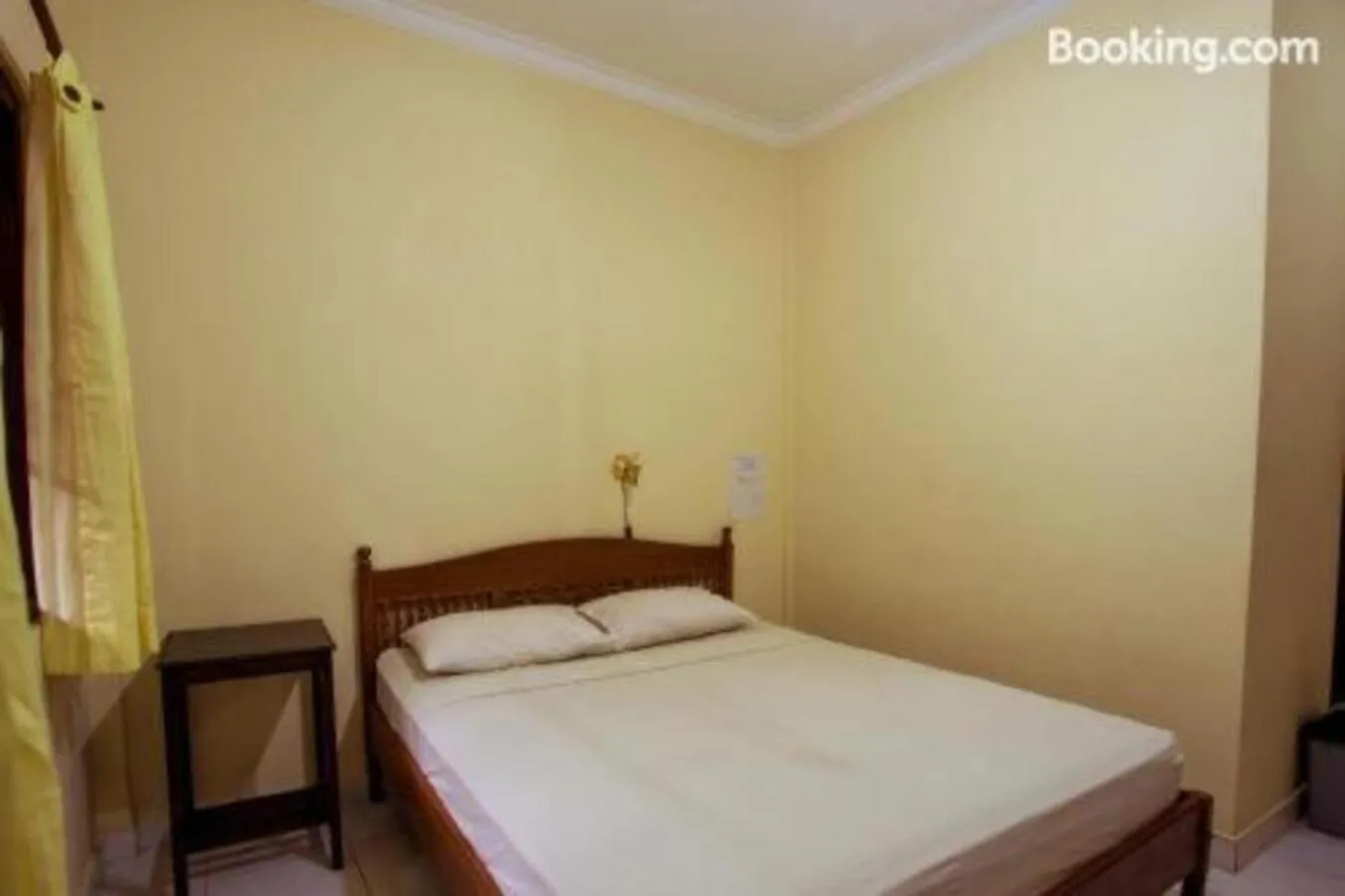 Bed in Segara Sadhu Inn Kuta by ecommerceloka