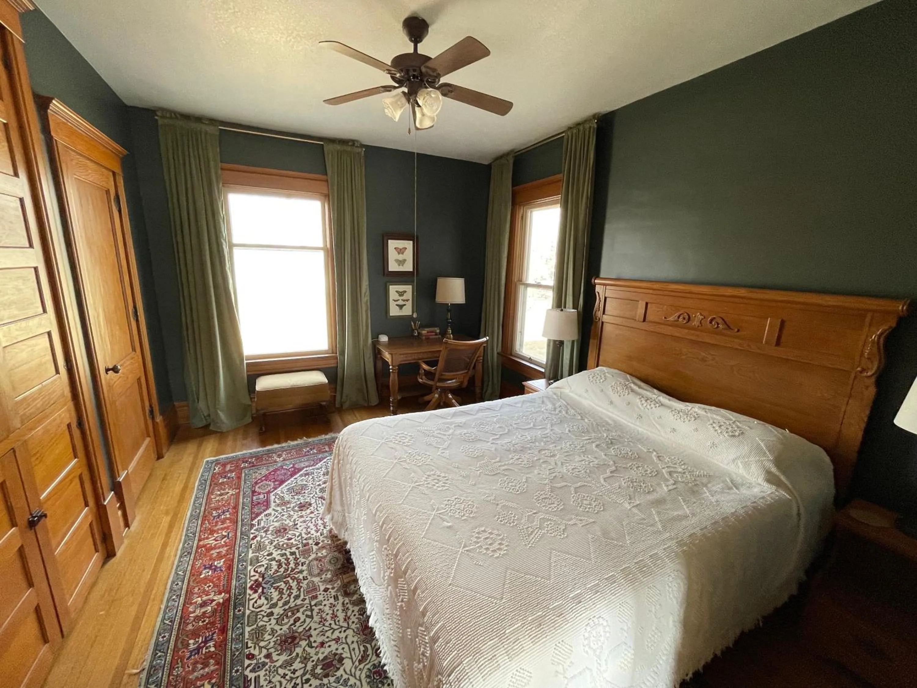 Bedroom, Bed in Old Town Inn