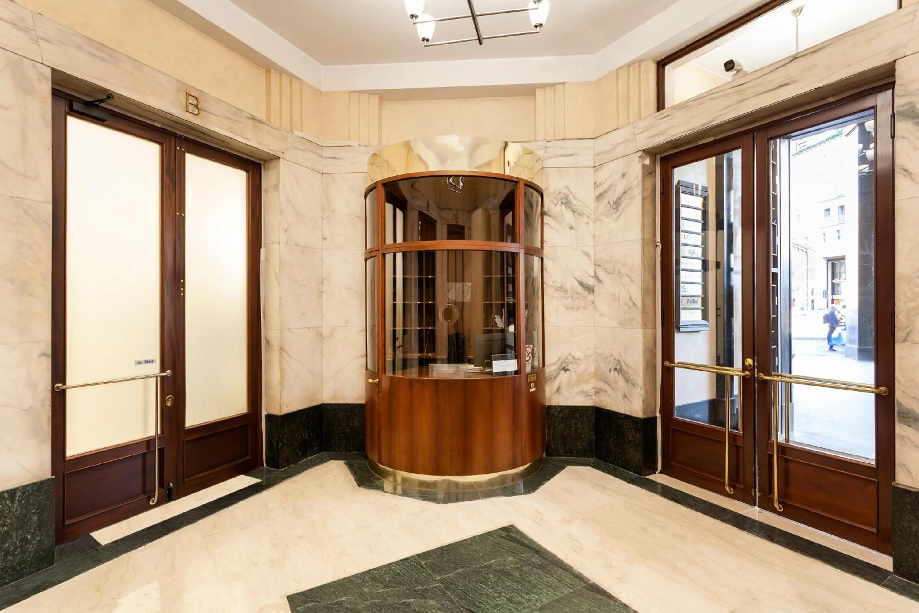 Lobby or reception in San Babila Suite