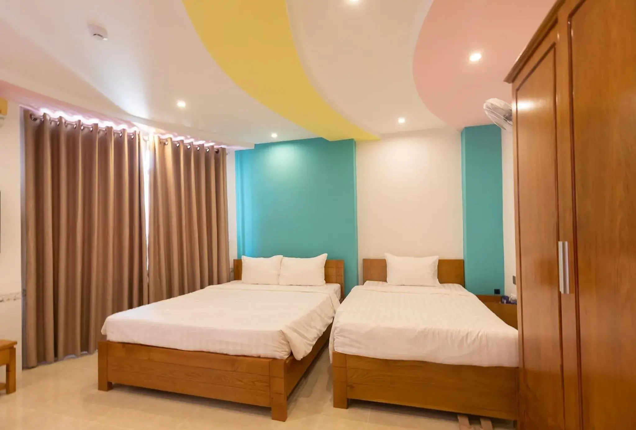 Triple Room in 26 Topaz Hotel Triple Room in 26 Topaz Hotel