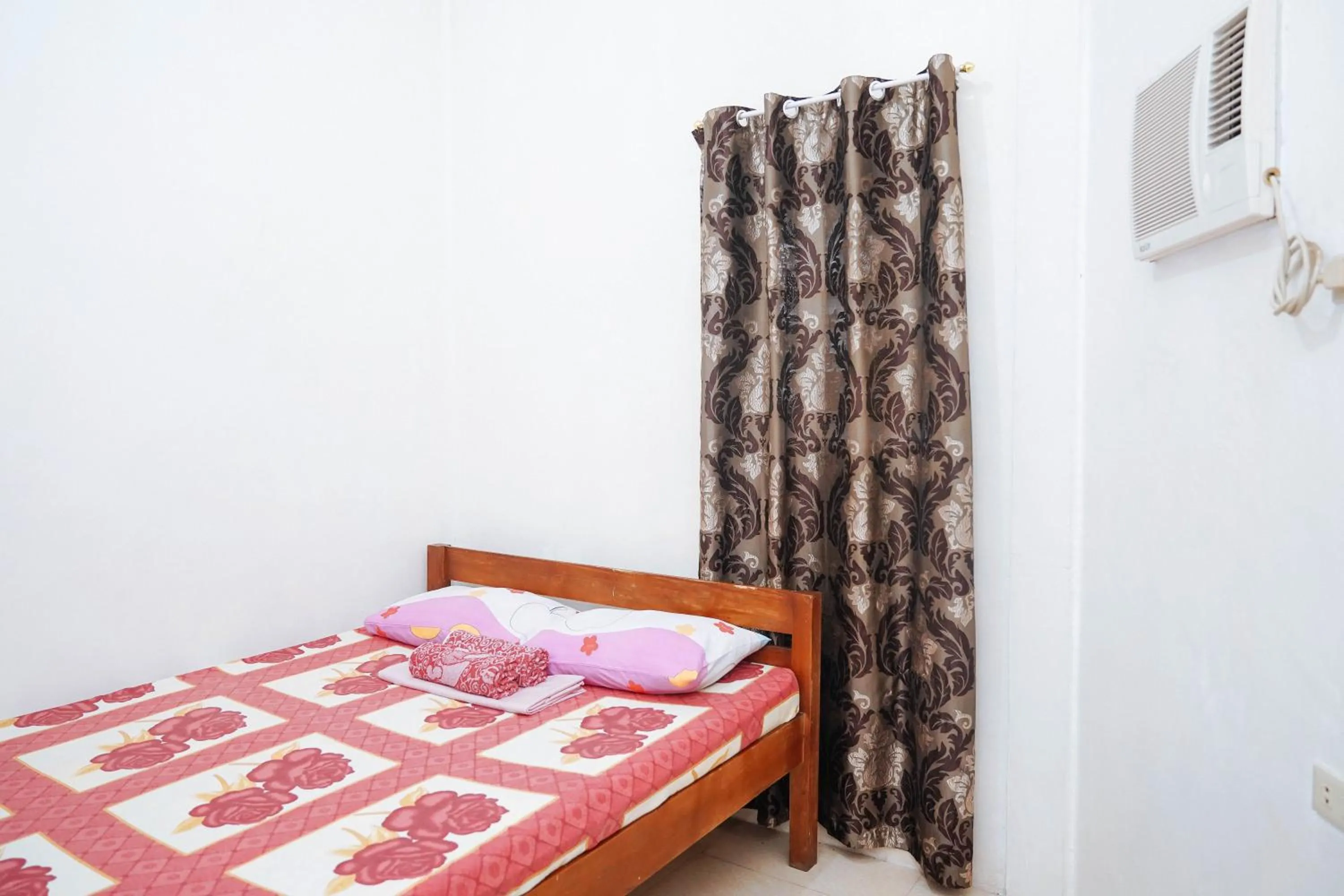 Bedroom, Bed in C Star Travellers Inn