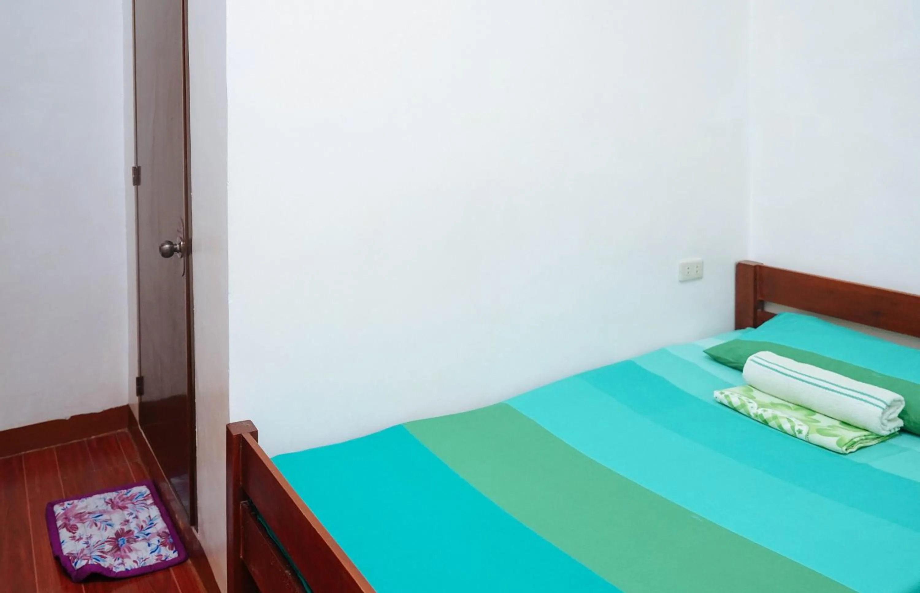 Bedroom, Bed in C Star Travellers Inn