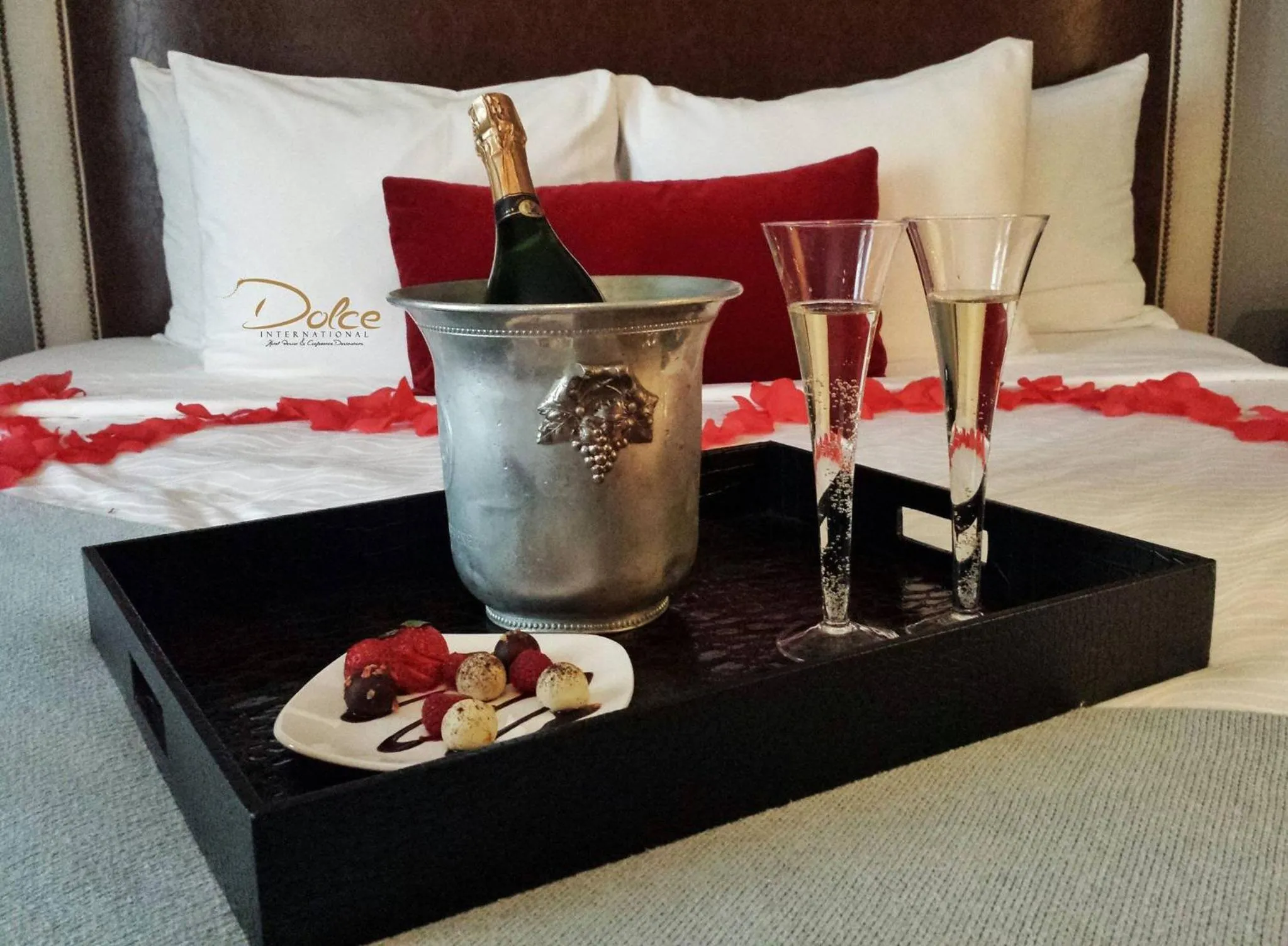 Food and drinks, Bed in Hotel Dolce International
