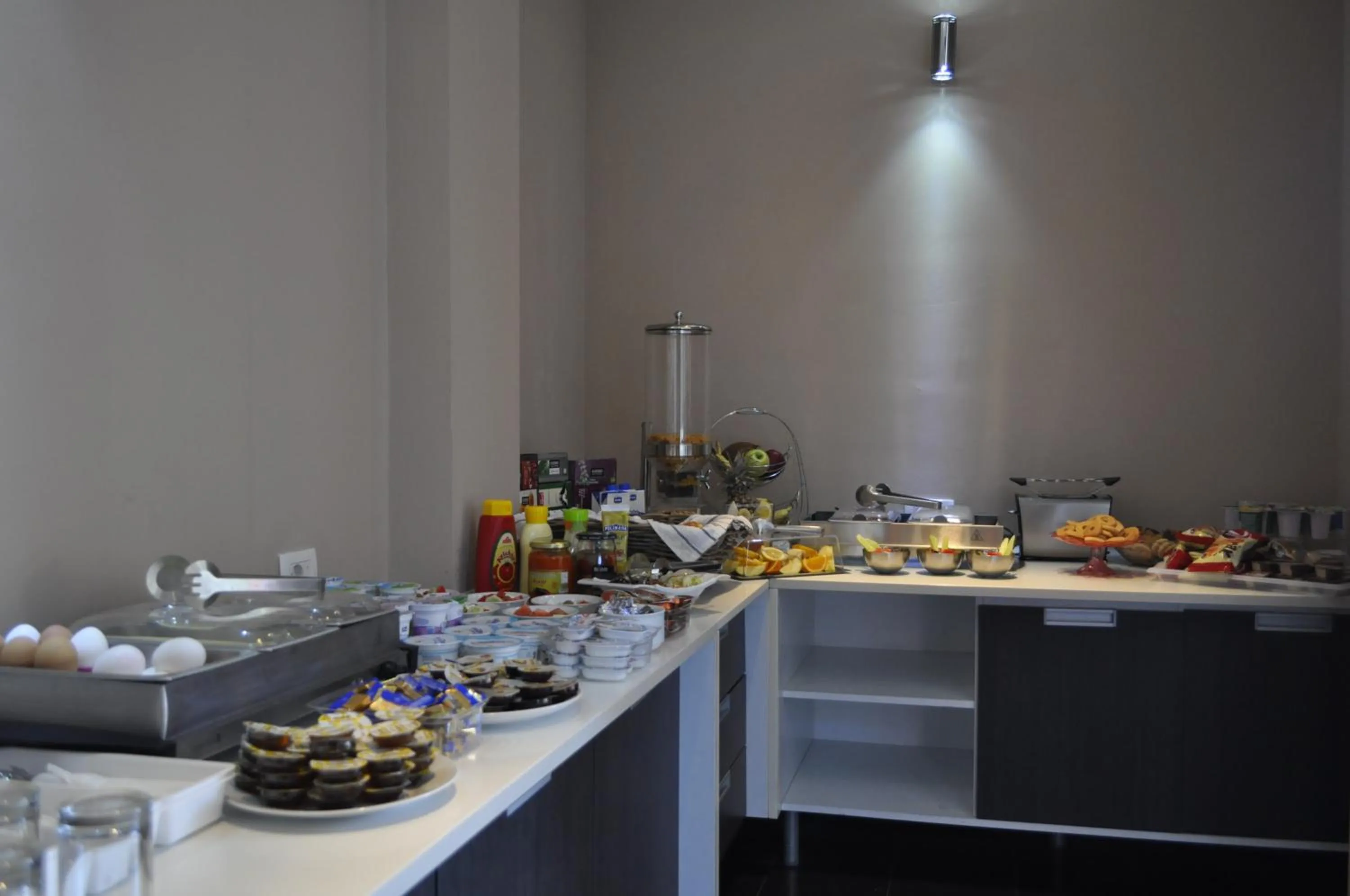 Food and drinks in Hotel Dolce International