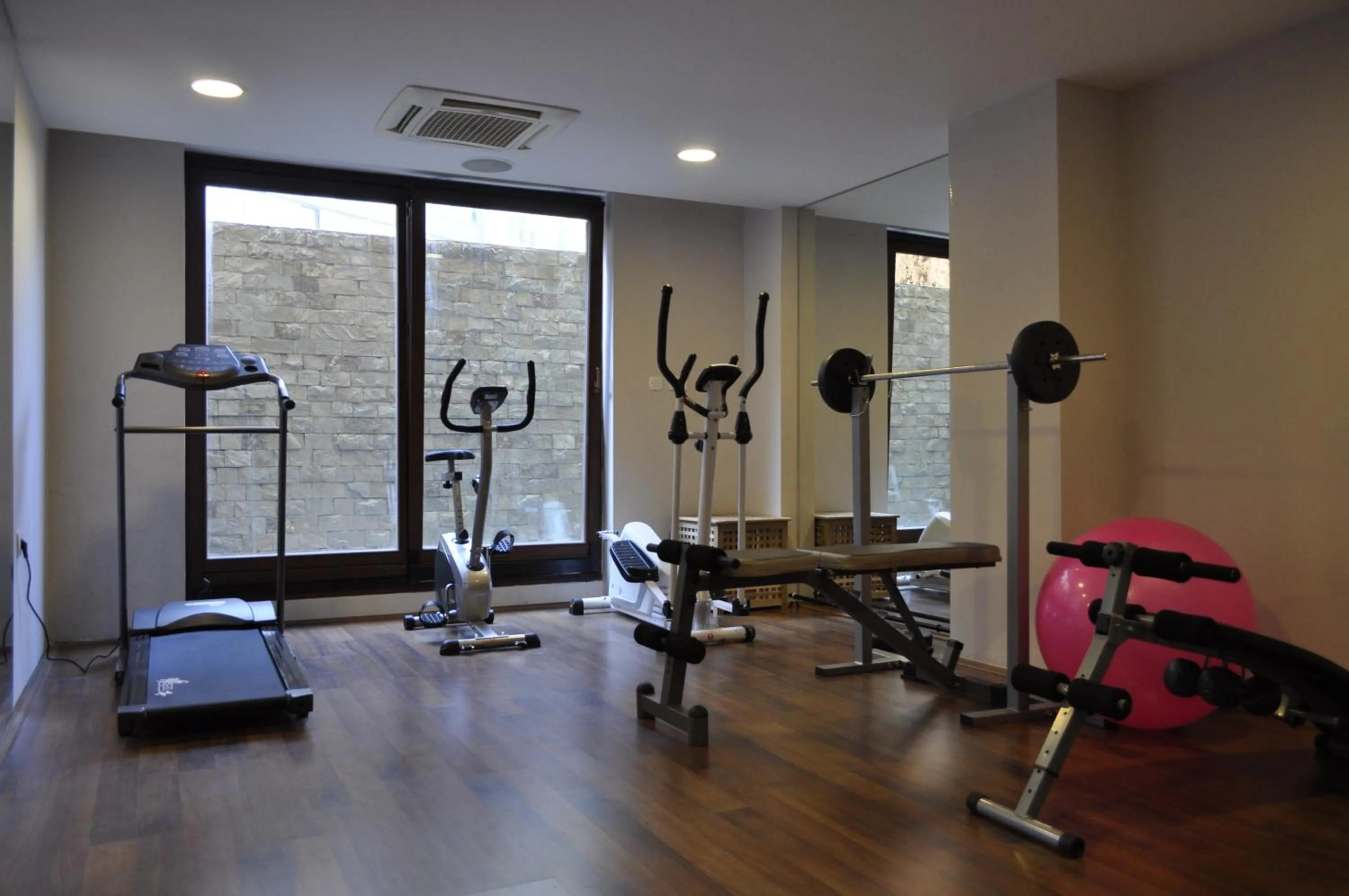 Fitness centre/facilities in Hotel Dolce International