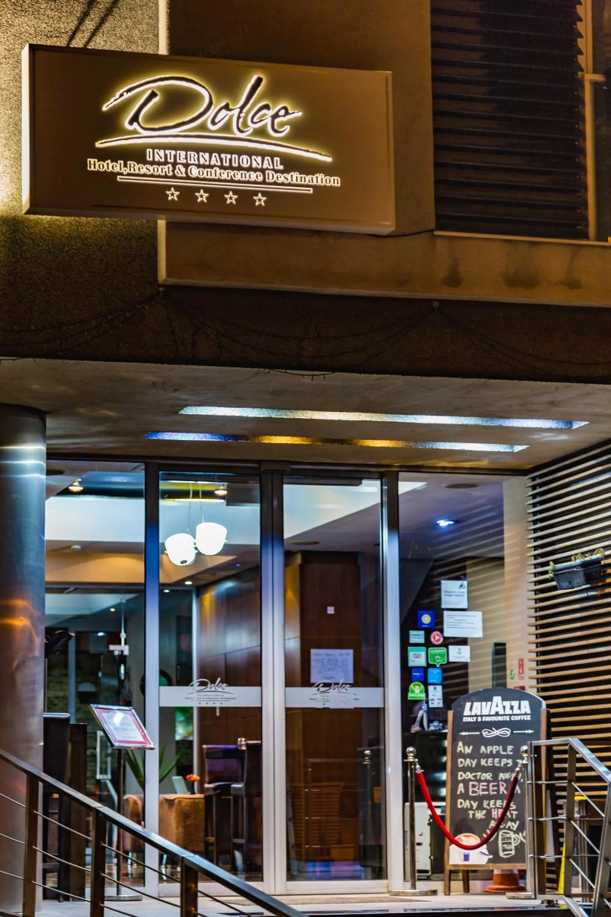 Facade/entrance in Hotel Dolce International