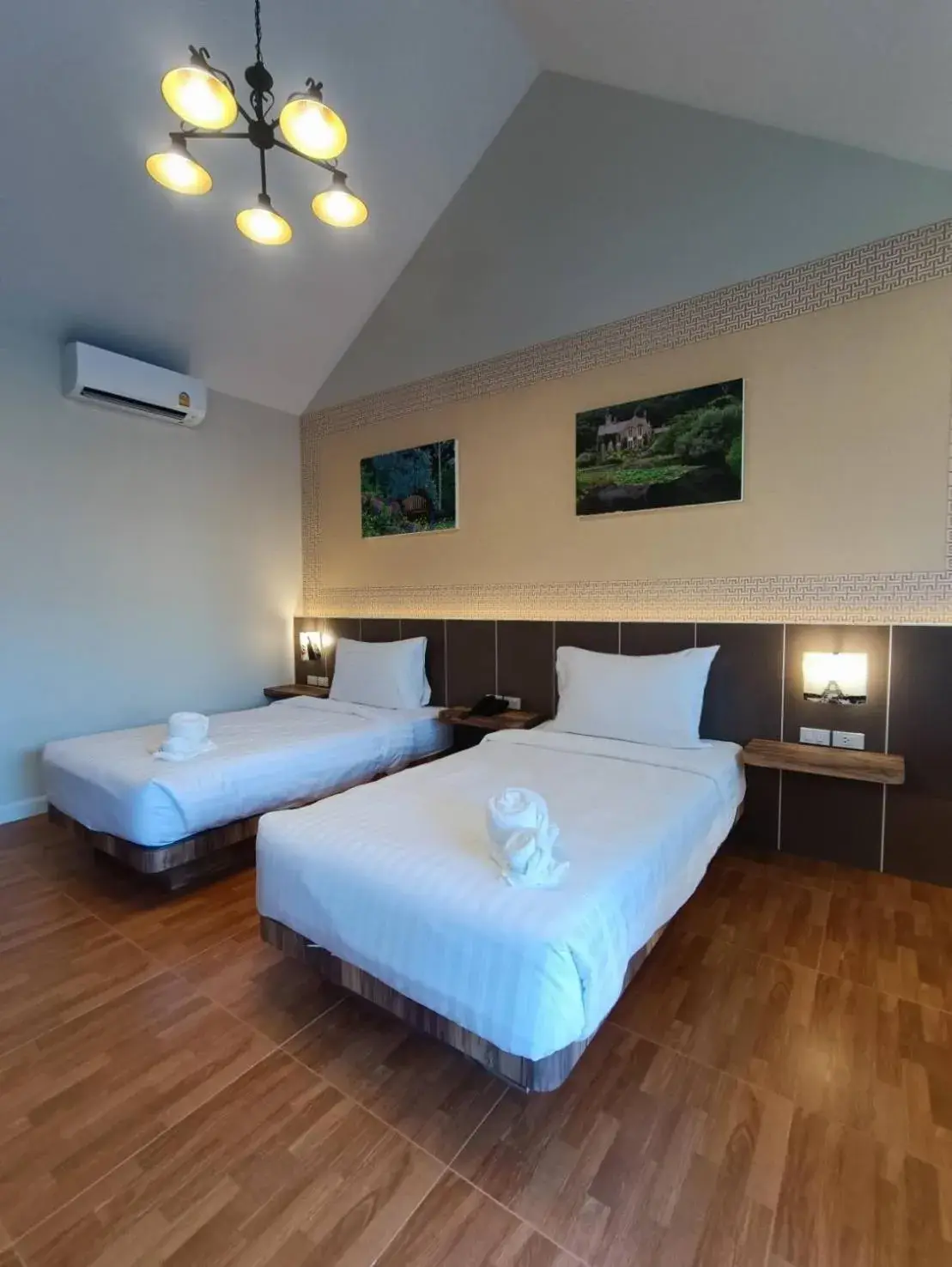 Twin Room with Pool View in English Resotel : อิงลิช รีโซเทล Twin Room with Pool View in English Resotel : อิงลิช รีโซเทล
