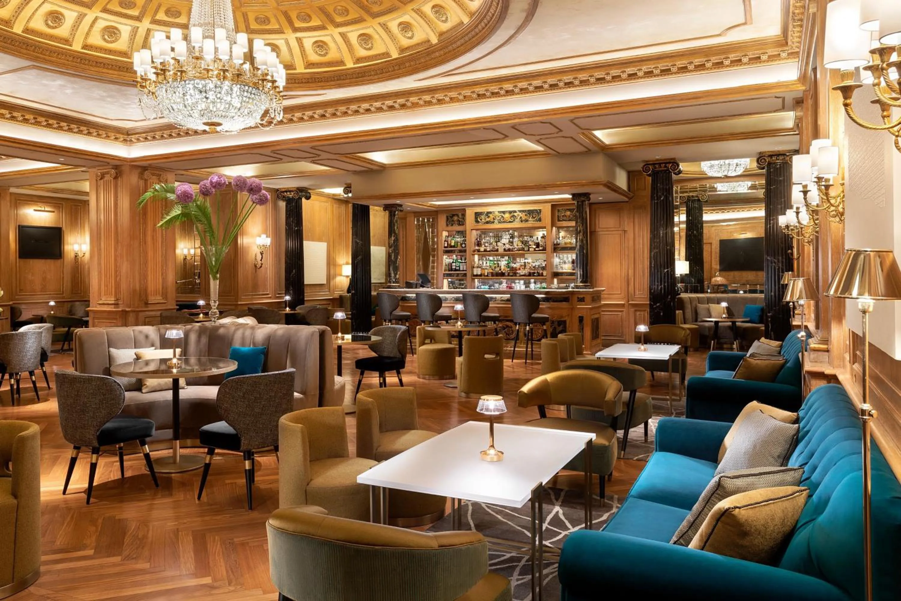 Lounge or bar in The Westin Palace, Milan