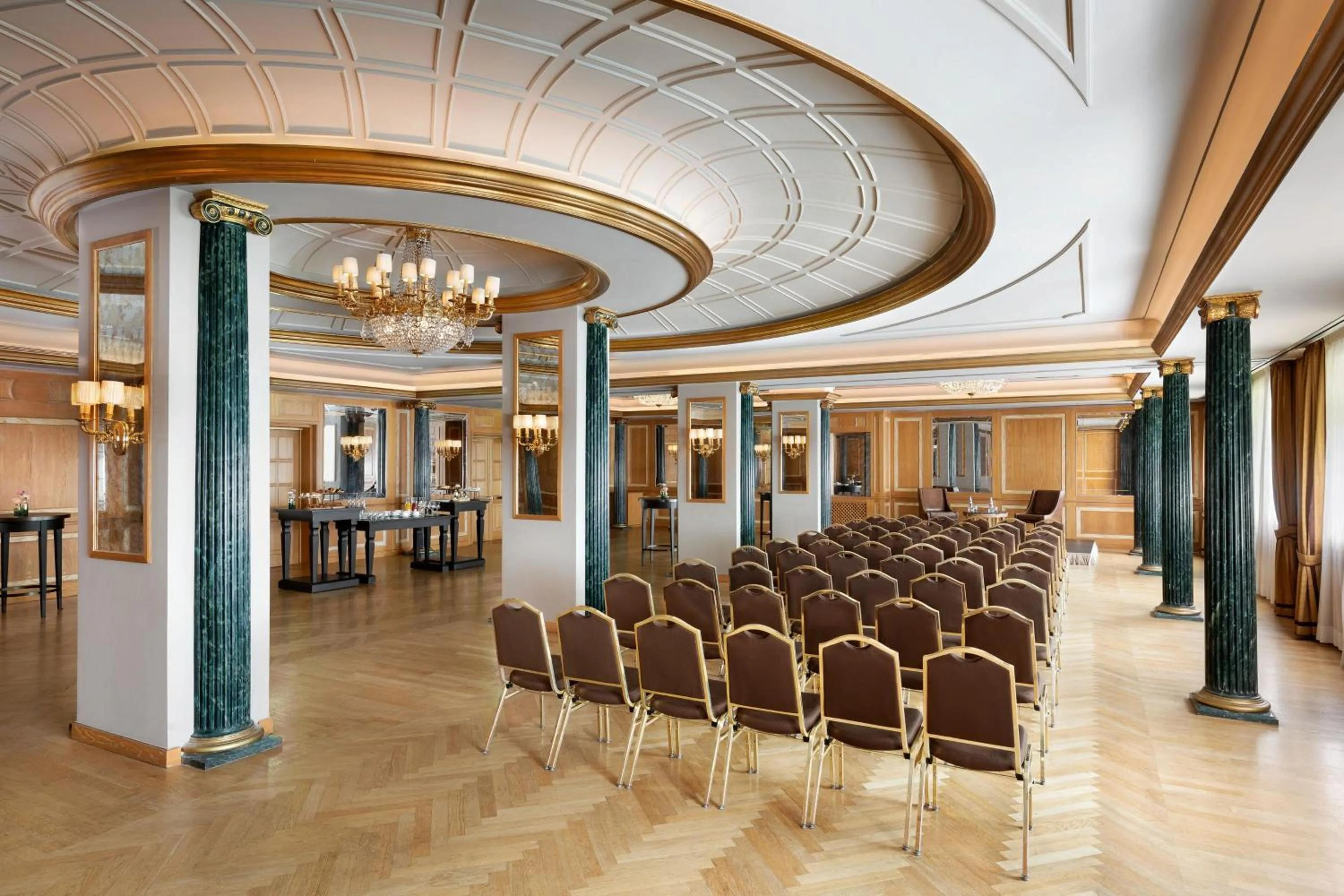 Entertainment in The Westin Palace, Milan