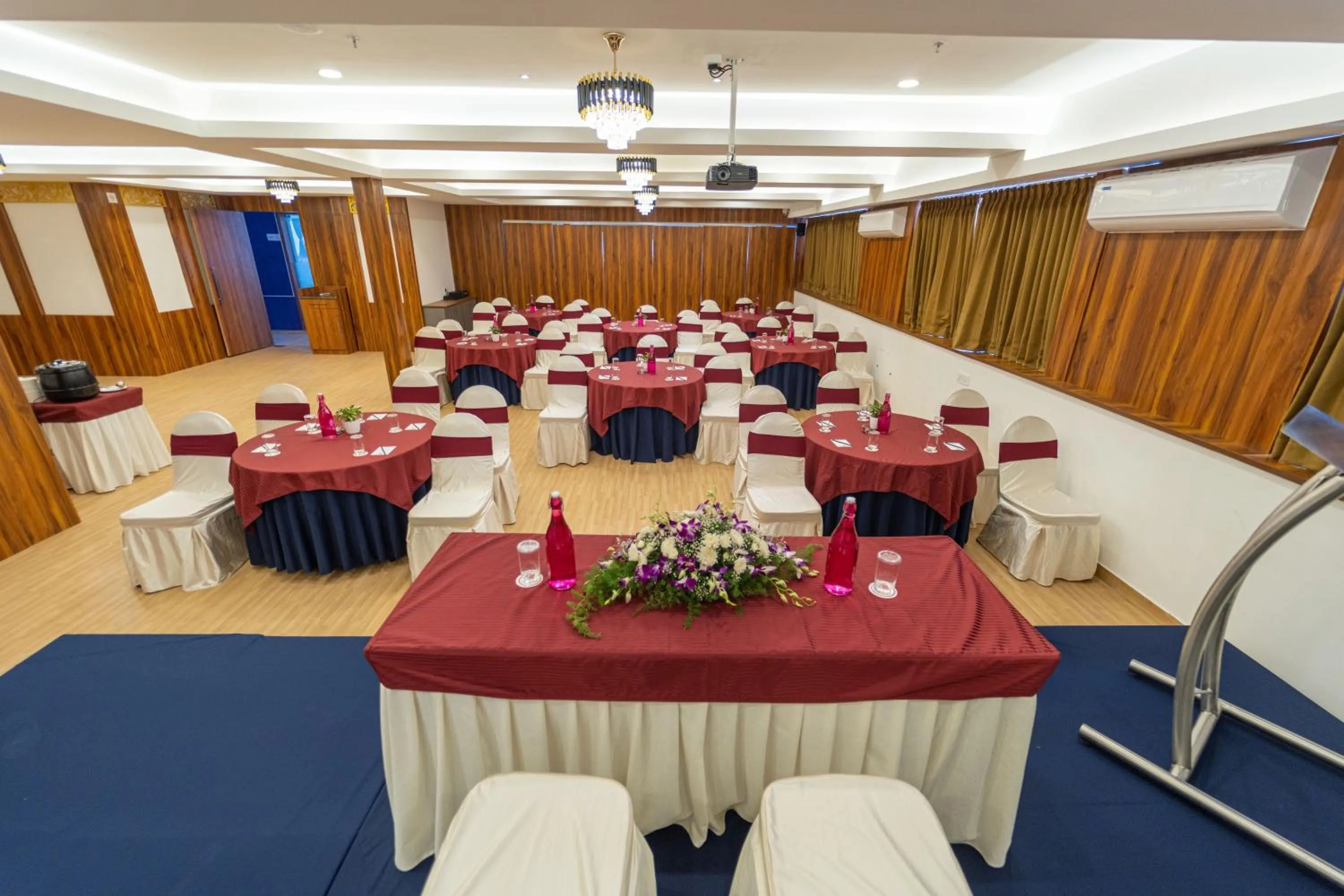 Banquet/Function facilities in Clarks Inn , Airport Bangalore