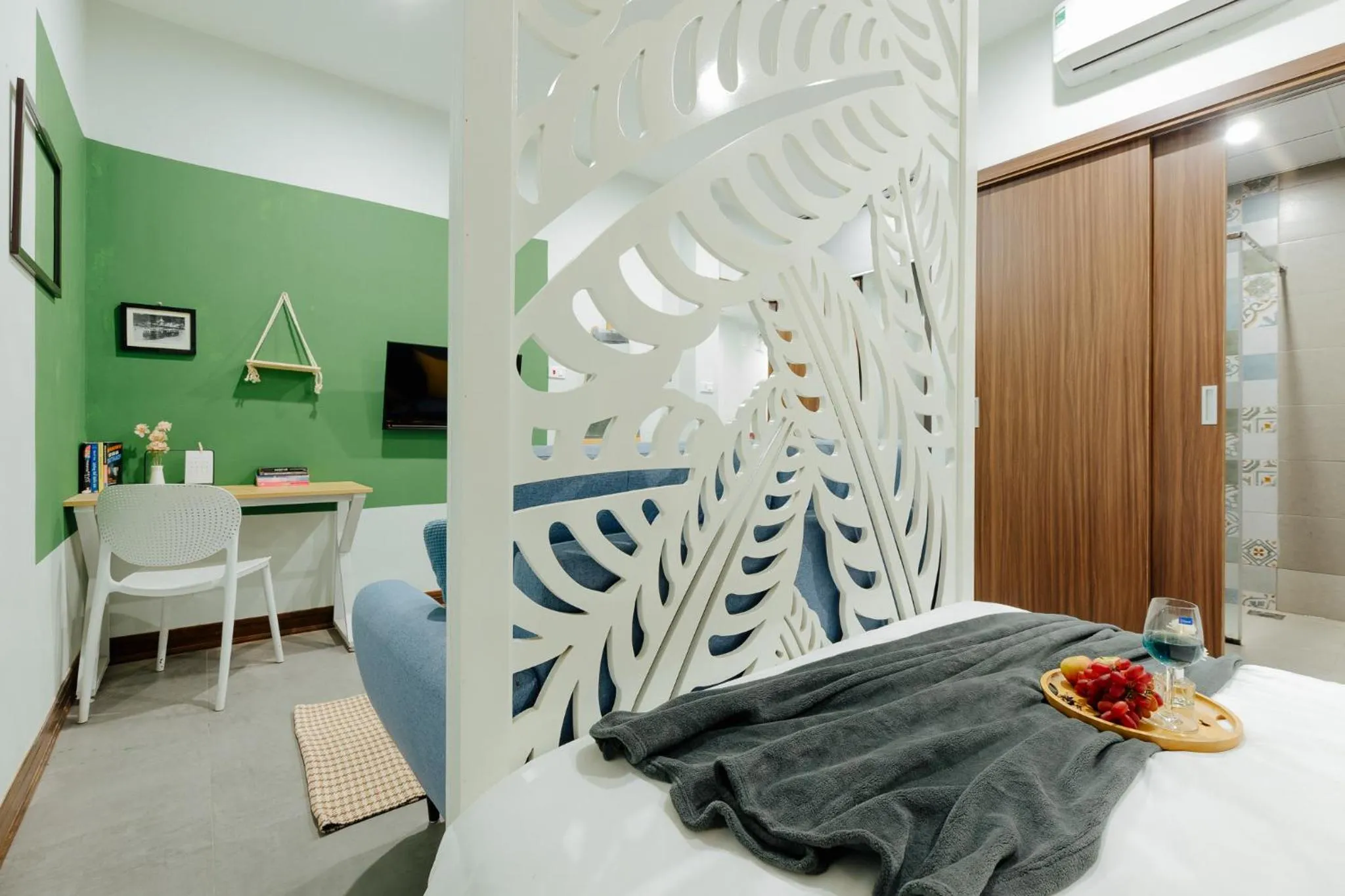 Photo of the whole room, Bed in Sabi Home Tay Ho Hanoi