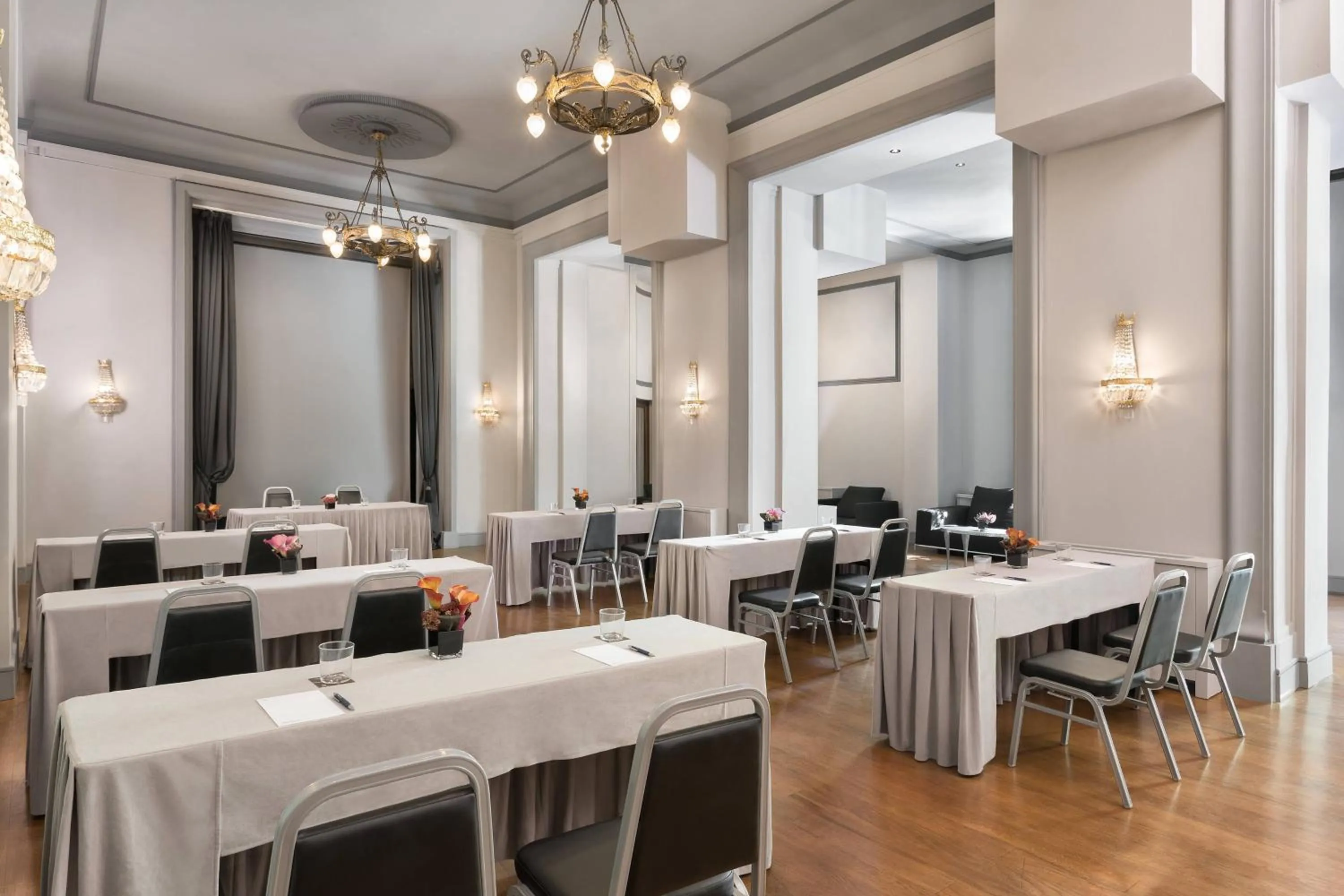 Meeting/conference room in Sheraton Diana Majestic