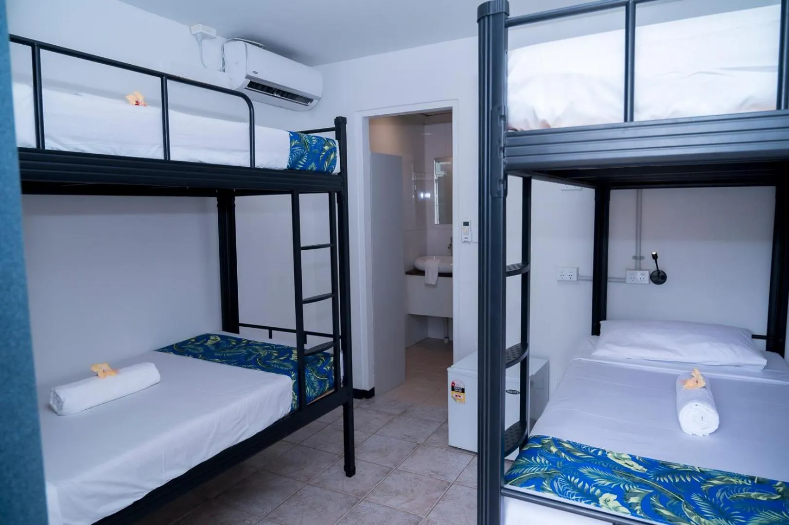 Photo of the whole room, Bed in Sailors Beach Fiji