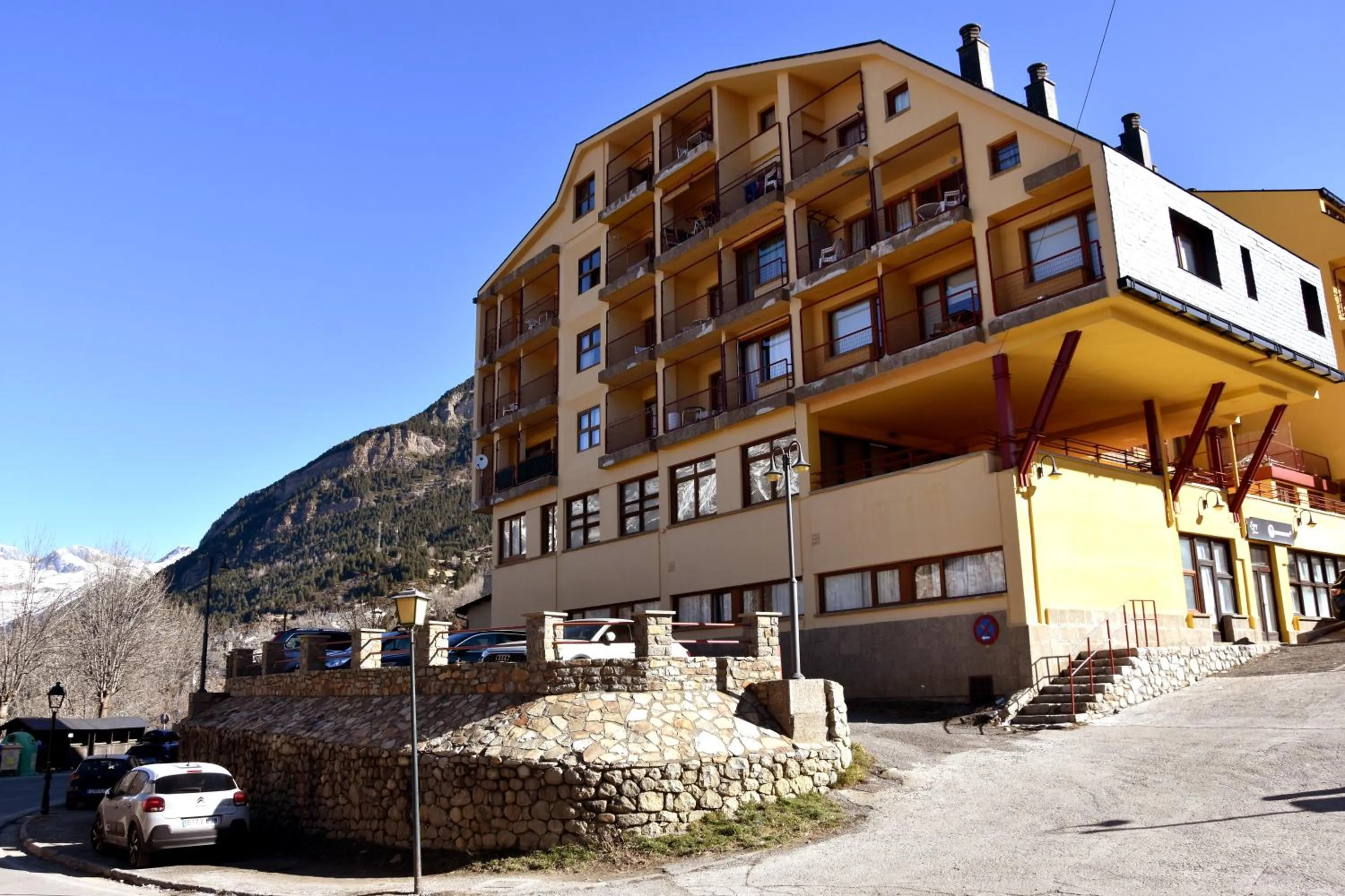 Property building in Apartamentos SNÖ Edelweiss