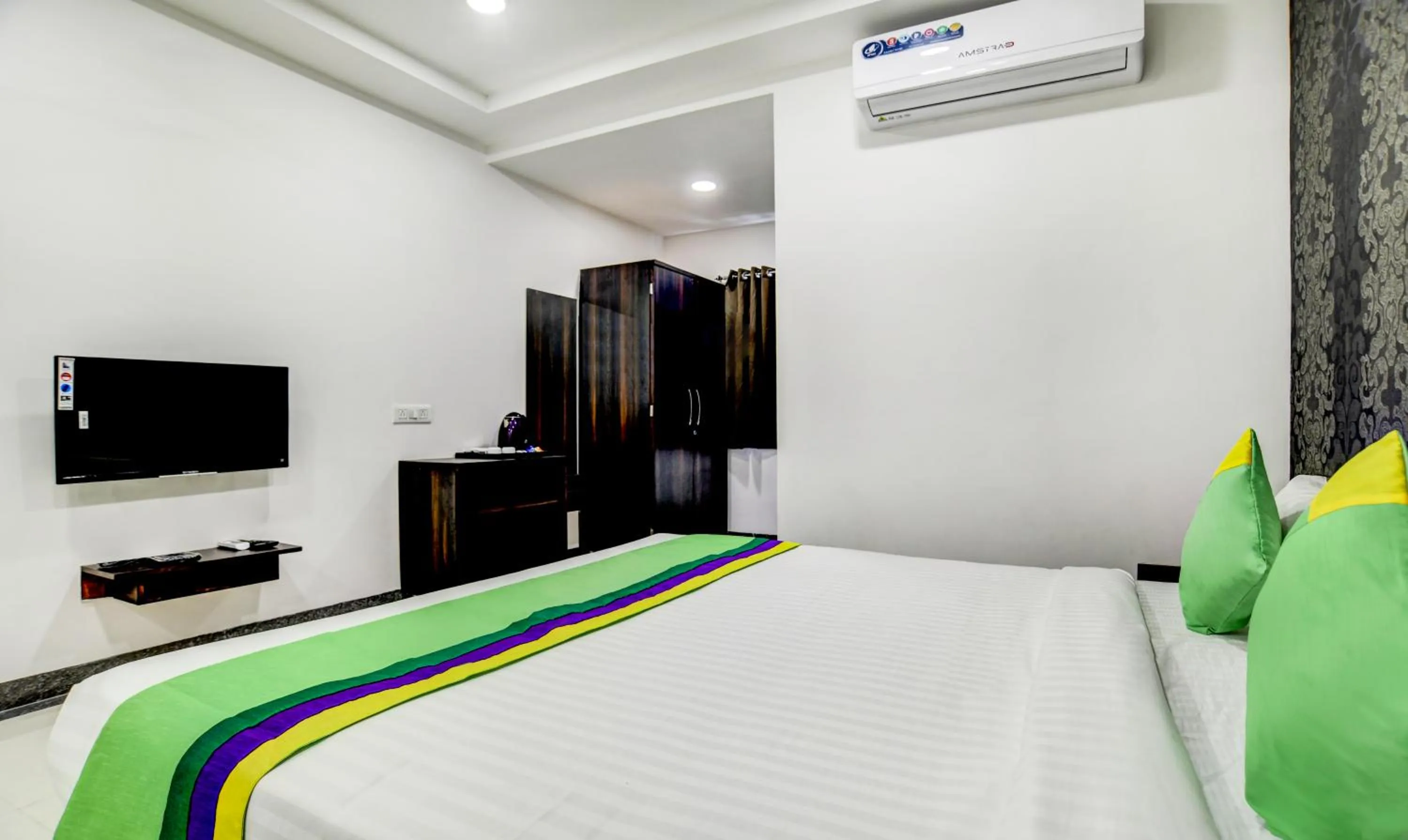 Bedroom, Bed in Treebo Grand Euro Pipliyahana Square