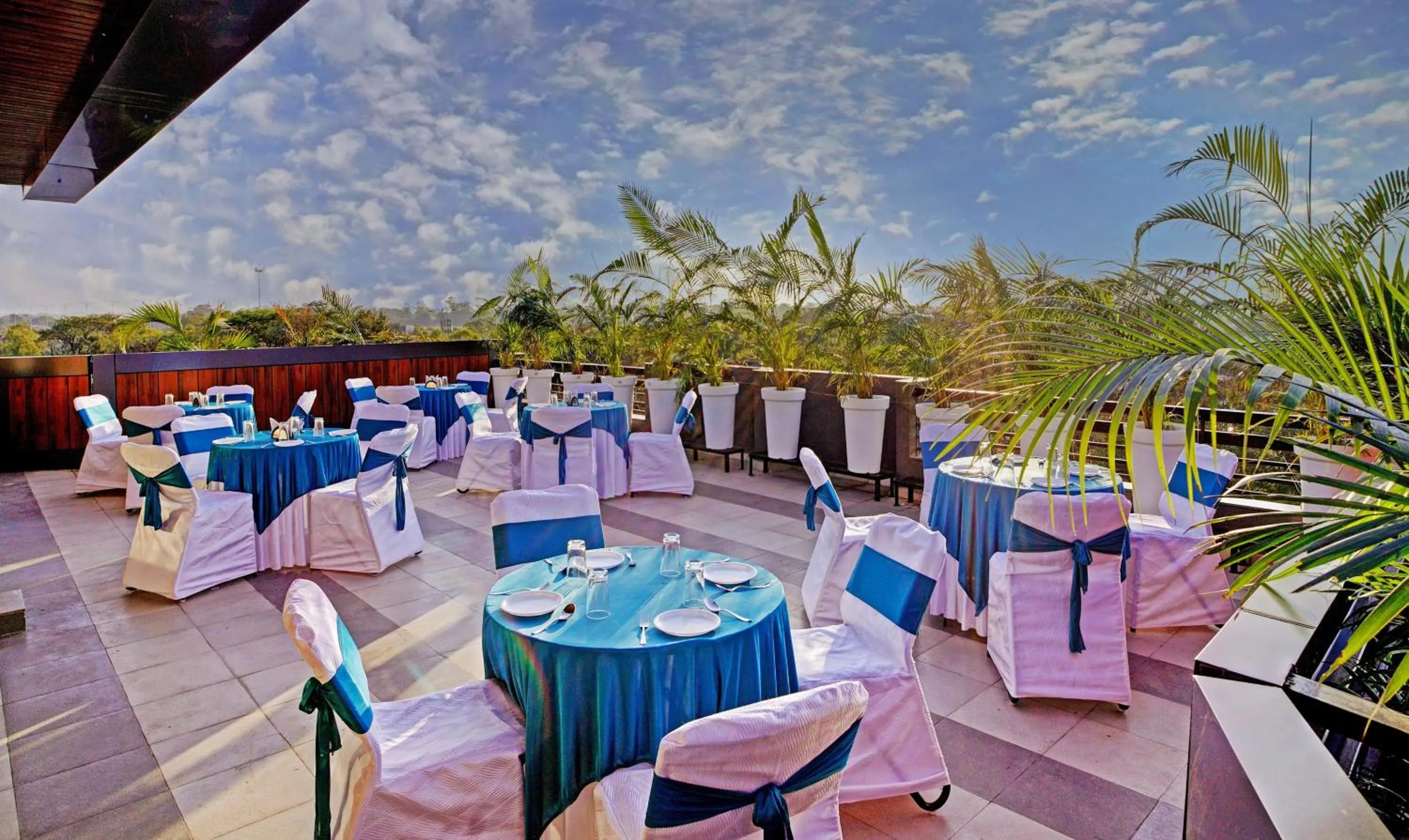 Breakfast in Treebo Grand Euro Pipliyahana Square