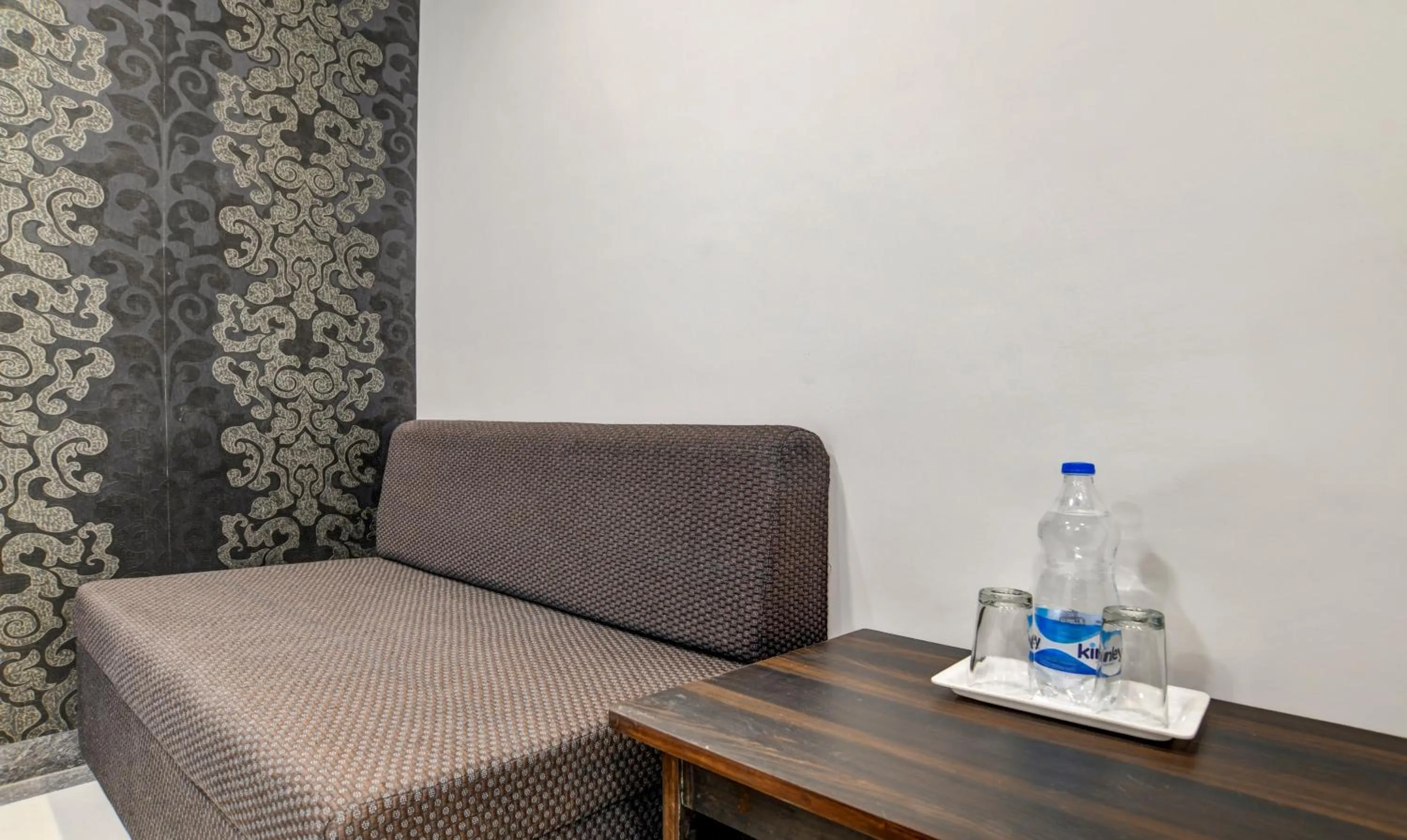 Seating area in Treebo Grand Euro Pipliyahana Square