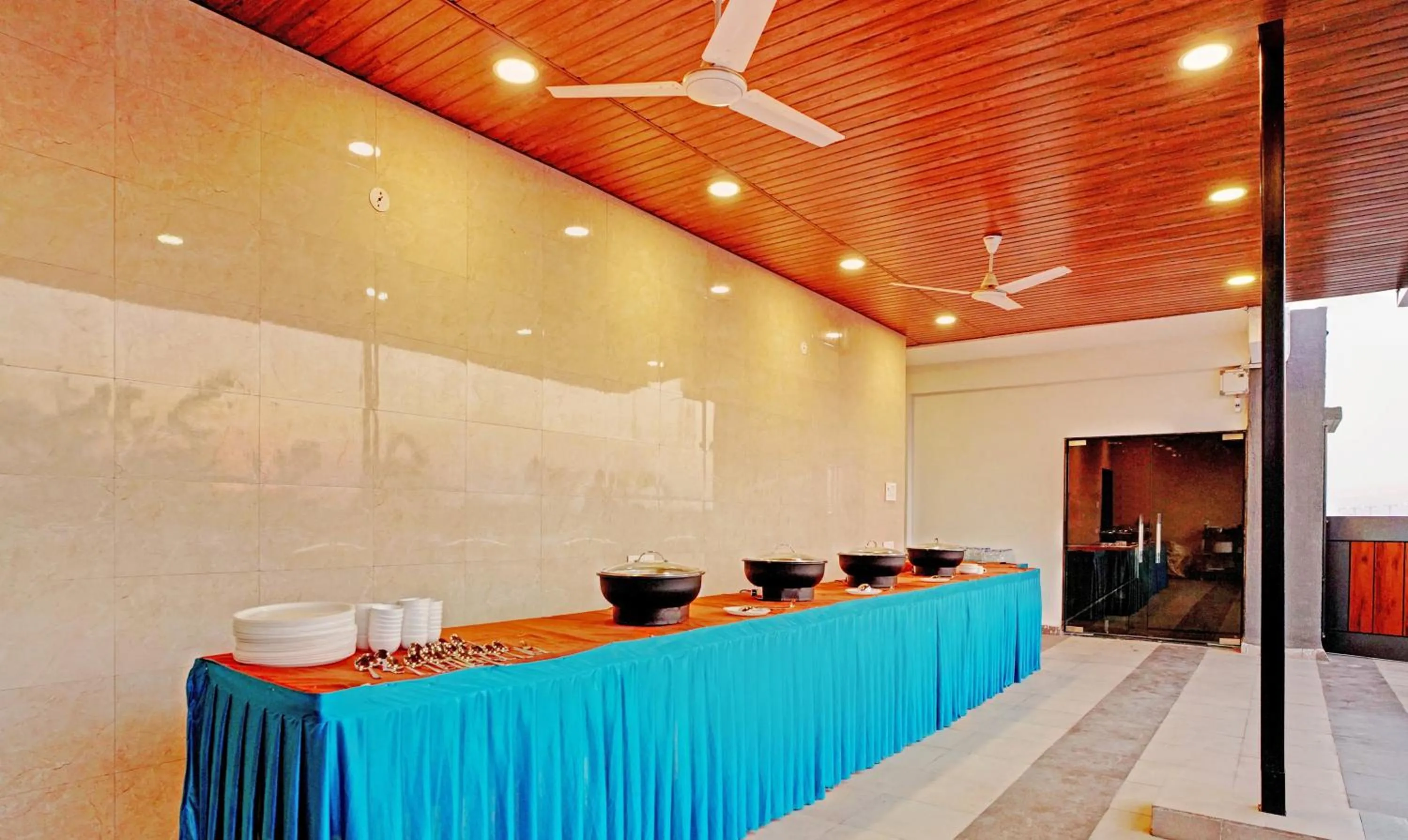 Breakfast in Treebo Grand Euro Pipliyahana Square