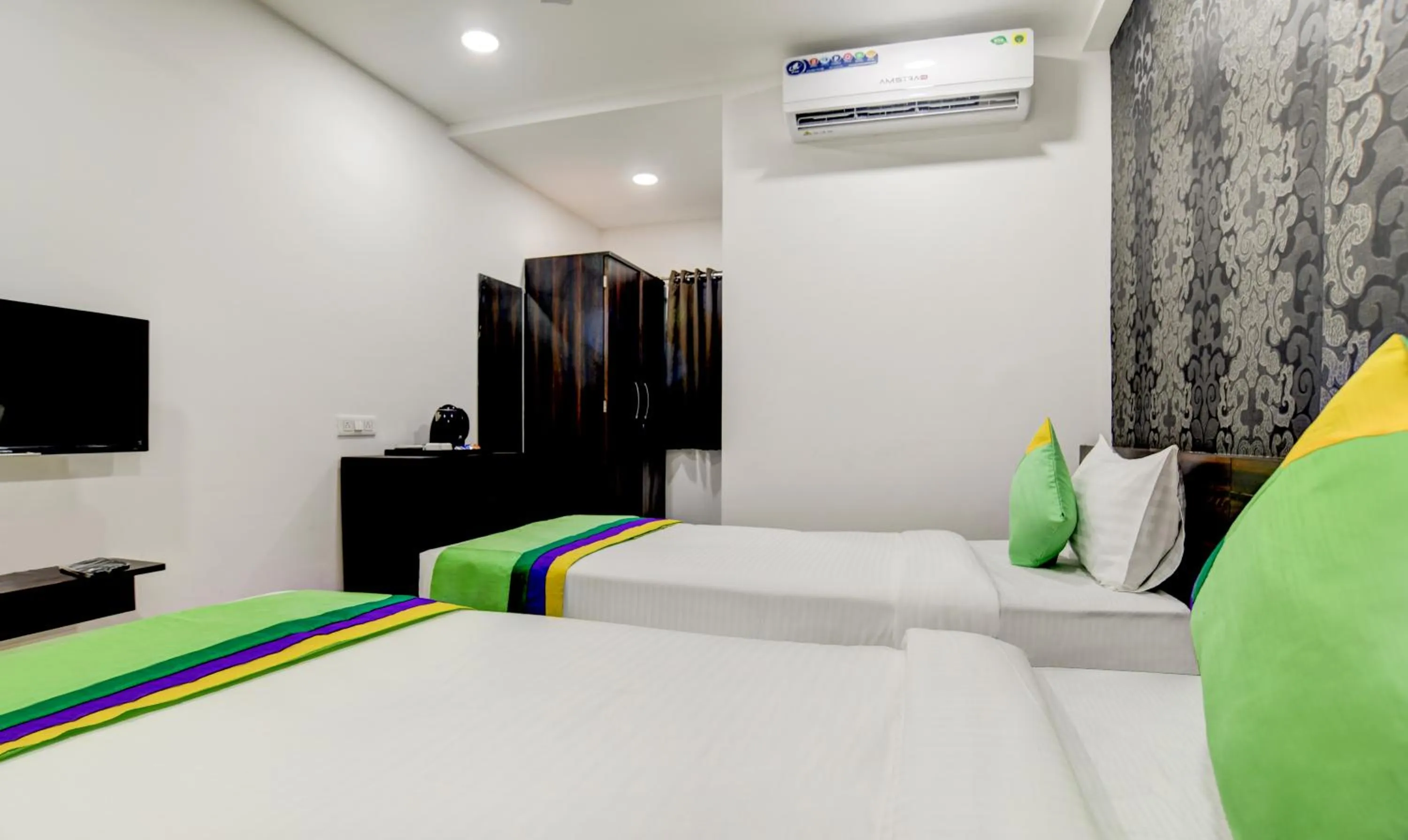 Bedroom, Bed in Treebo Grand Euro Pipliyahana Square