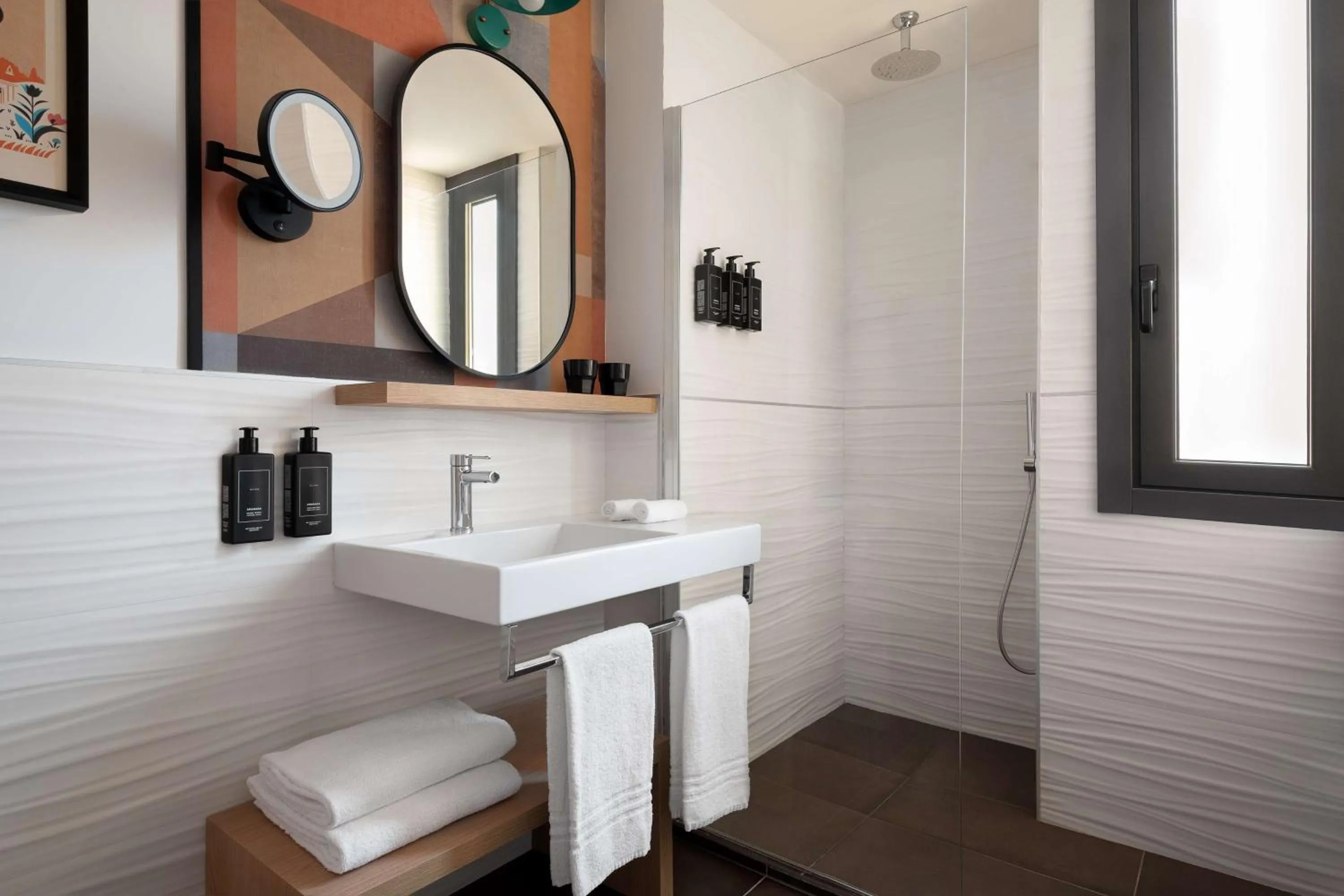 Bathroom in The Spring House Hotel Rome Vatican, Tapestry Collection Hilton