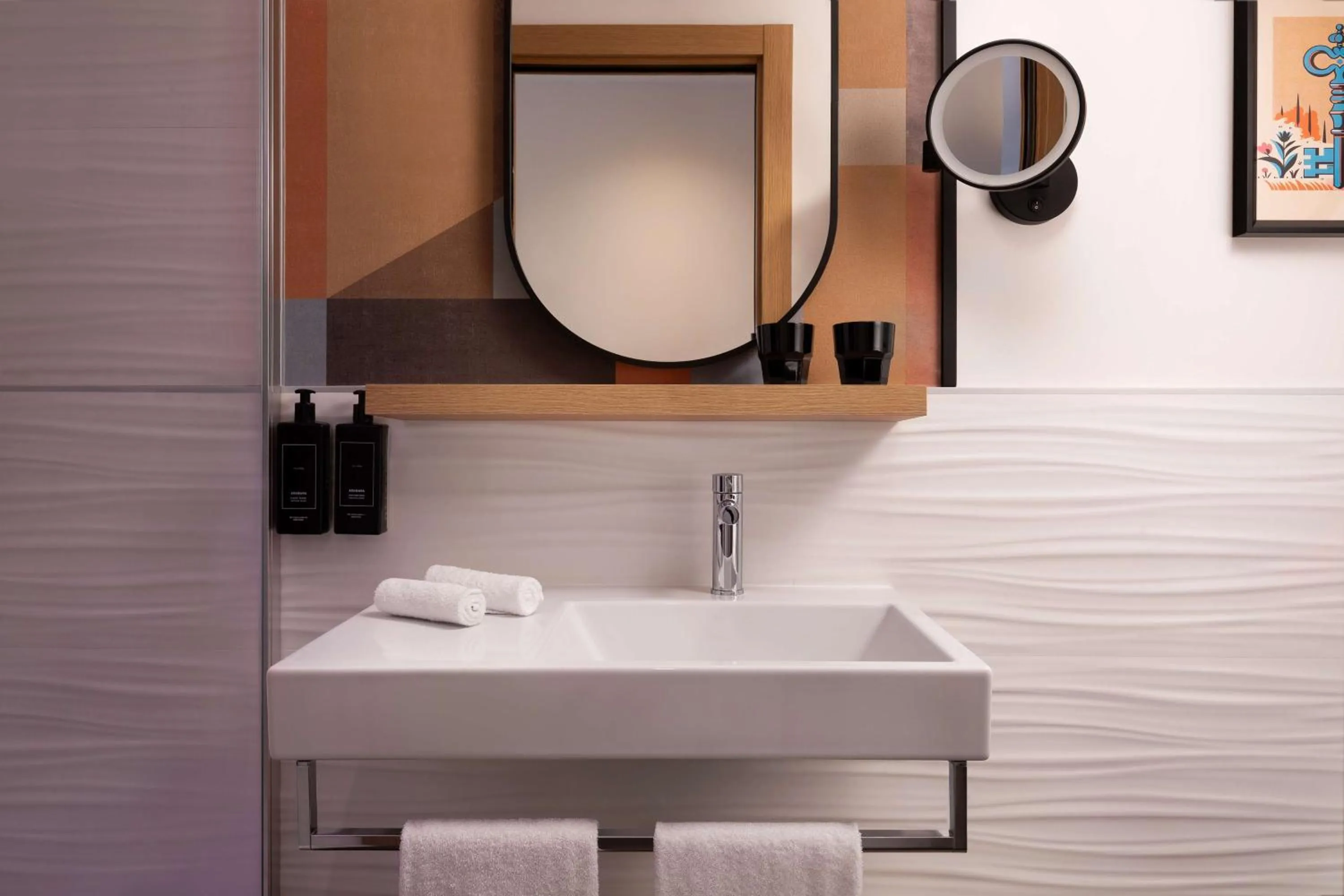 Bathroom in The Spring House Hotel Rome Vatican, Tapestry Collection Hilton