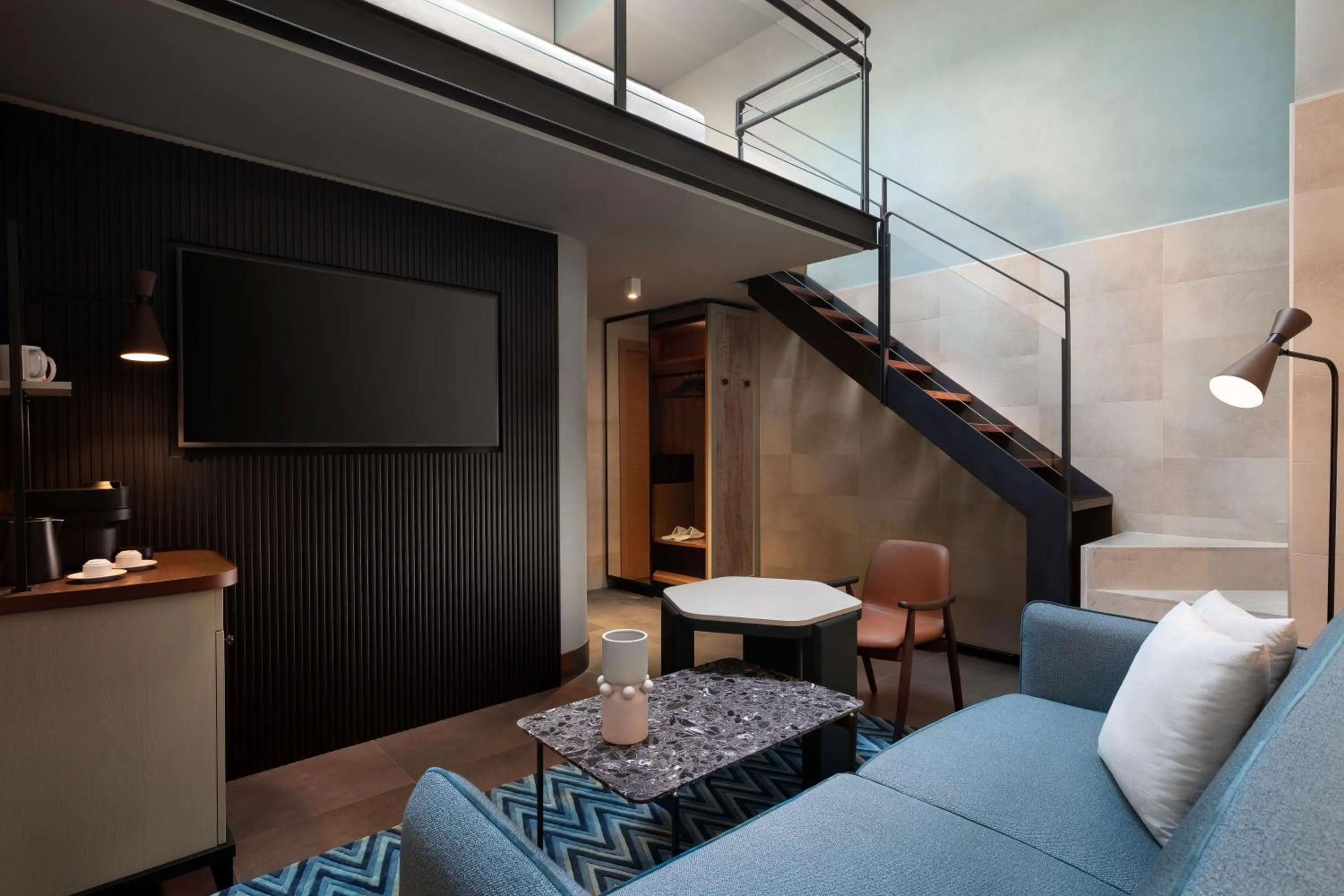 Living room in The Spring House Hotel Rome Vatican, Tapestry Collection Hilton