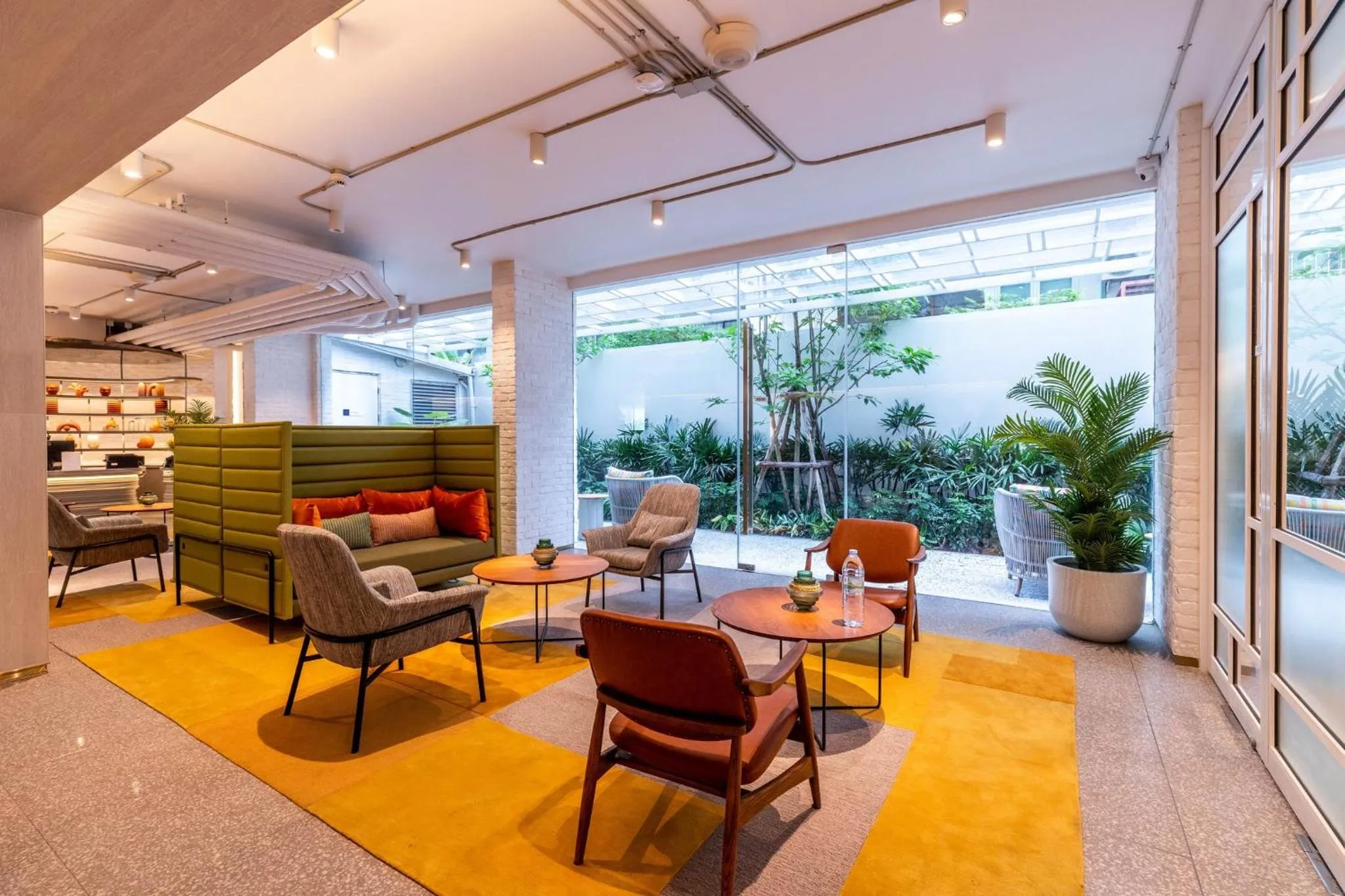 Area and facilities in Shama Yen-Akat Bangkok