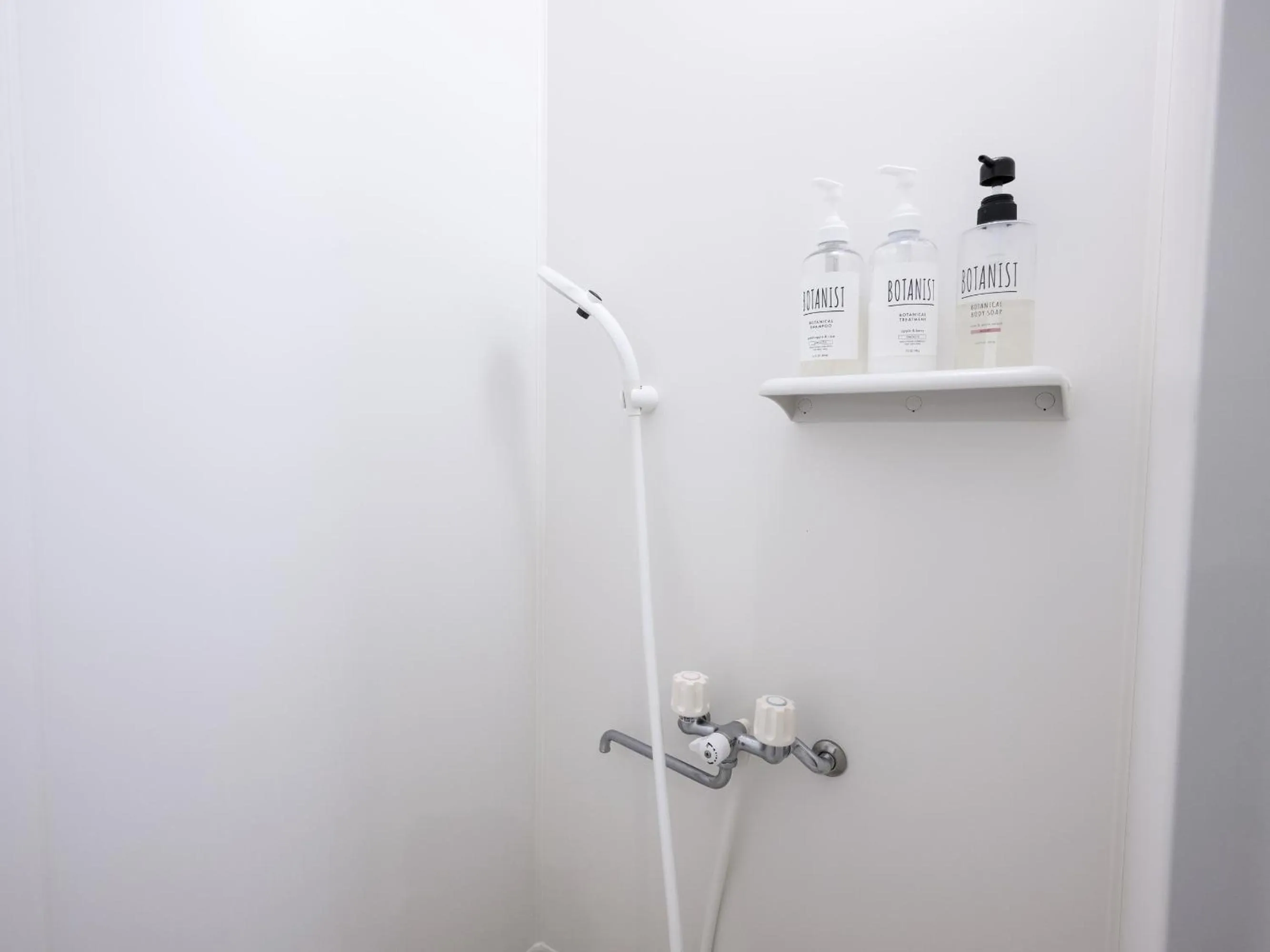 Shower in Usatsuno Osu