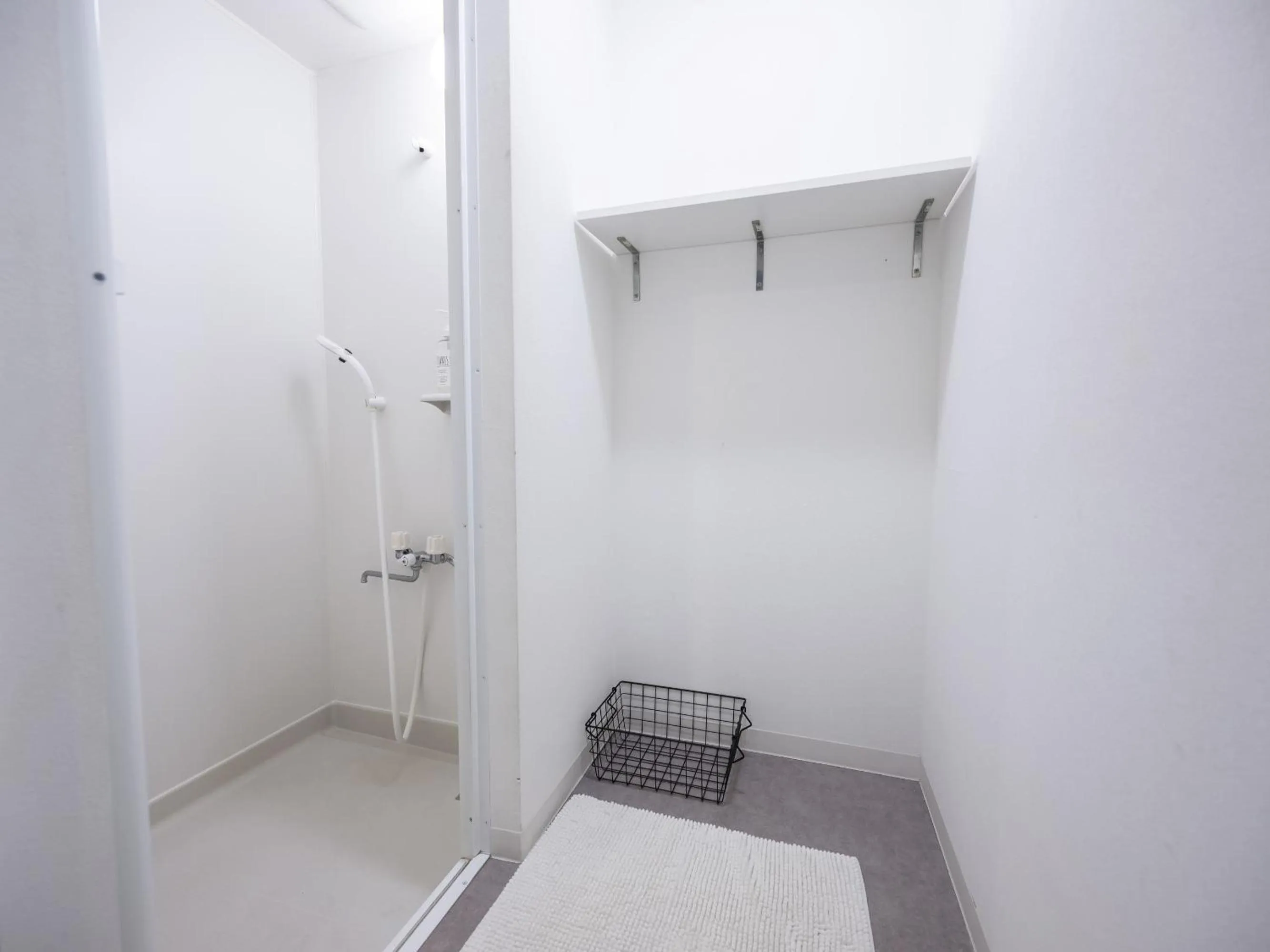 Shower in Usatsuno Osu